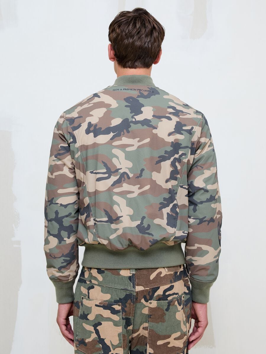 Nylon Bomber Jacket Camo_4
