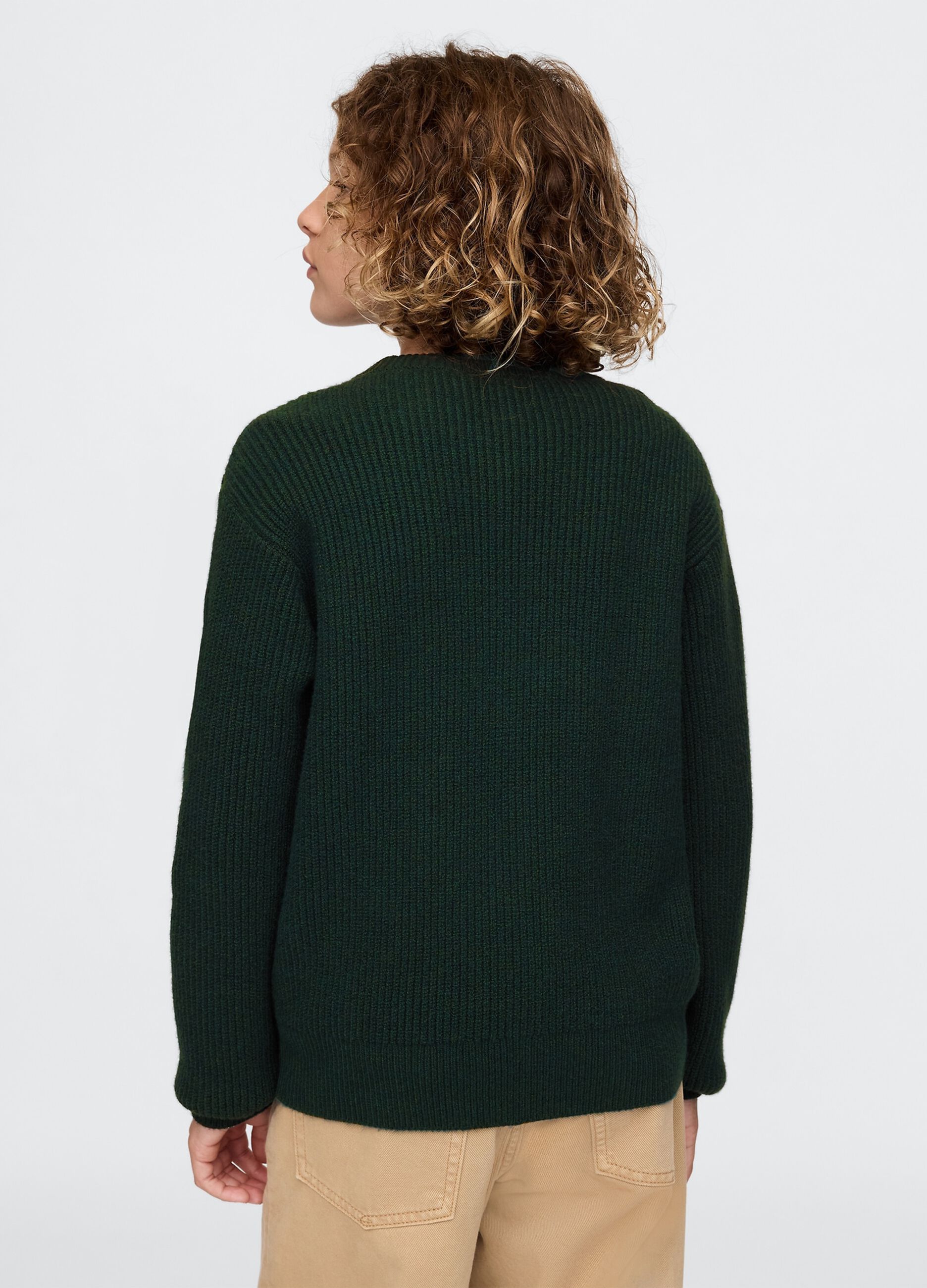 Pullover with ribbed design