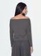 T-shirt grigia in viscosa elasticizzata con scollo a barchetta a righe_3