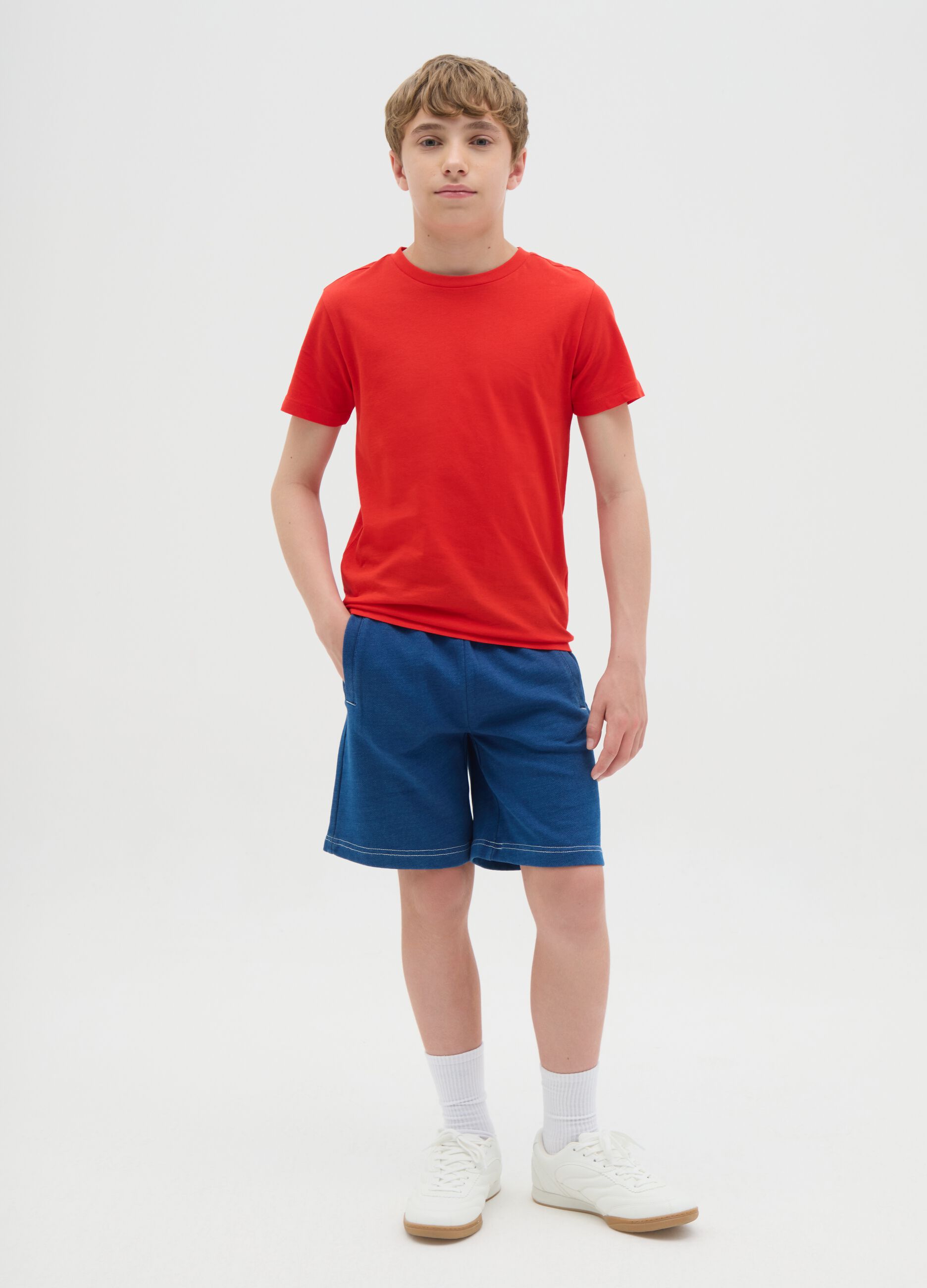 Short blue trousers in 100% cotton