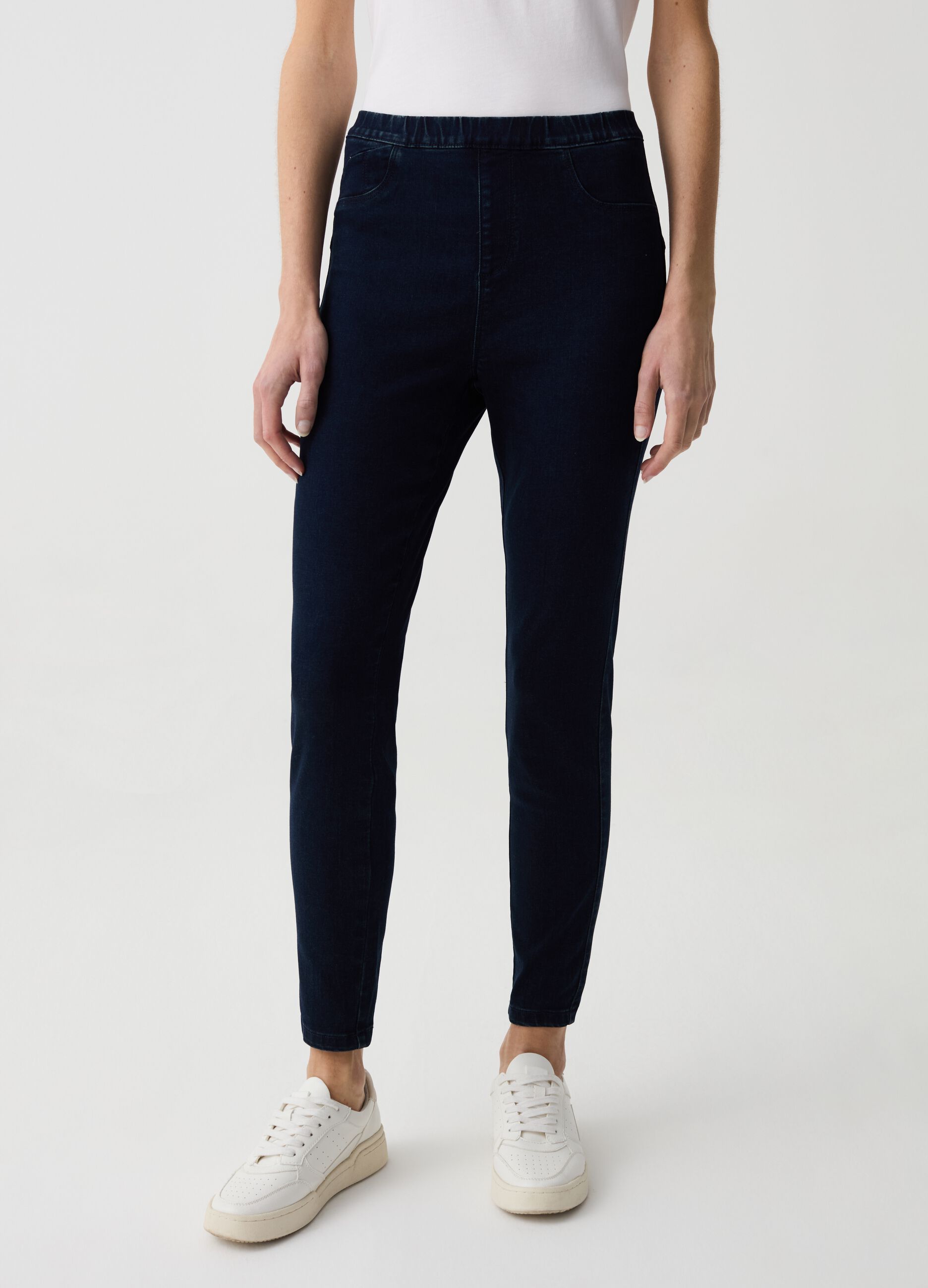 Skinny-fit push-up jeggings