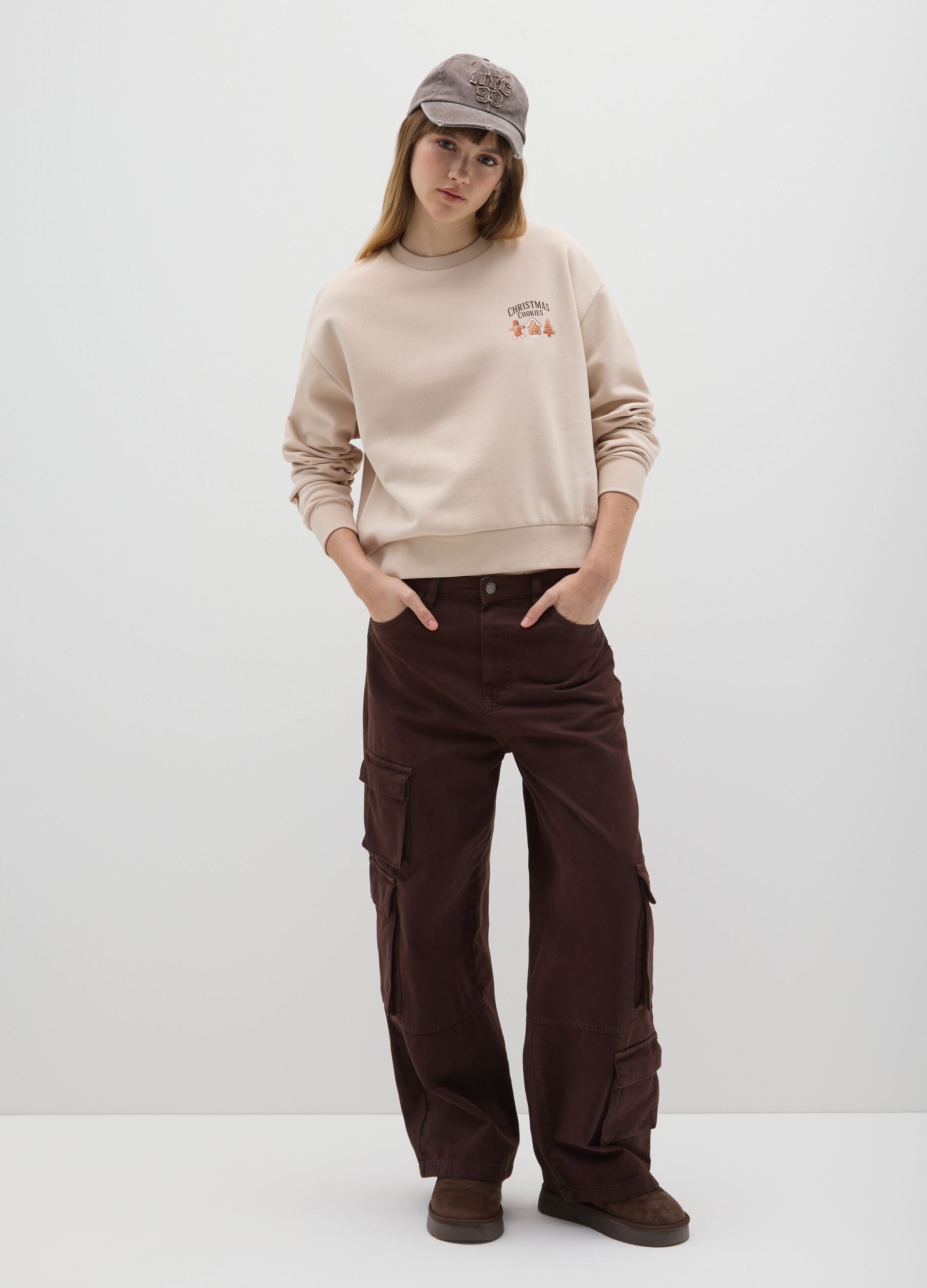 Beige cotton blend regular fit sweatshirt with festive print