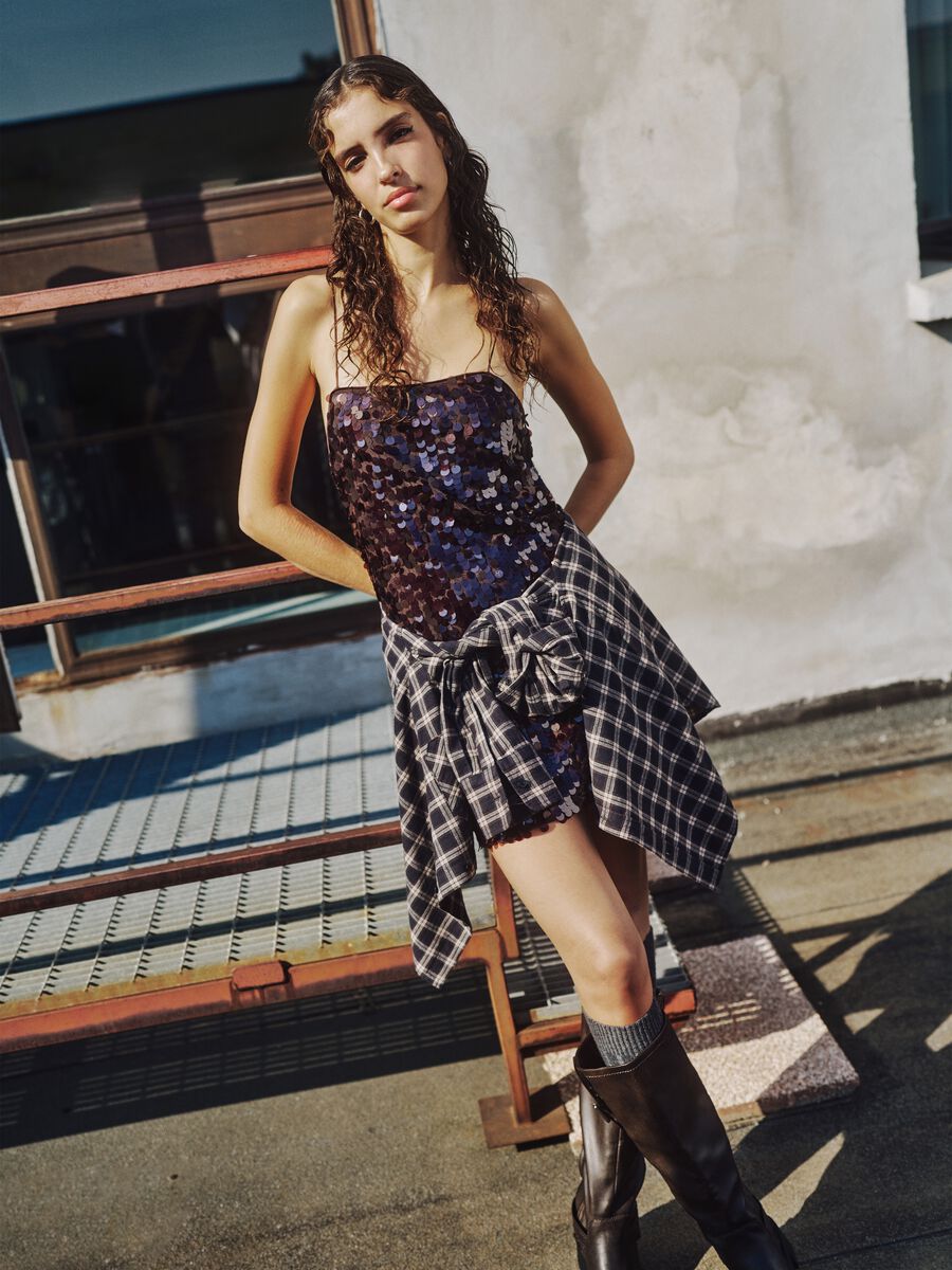 Brown dress with sequins_0