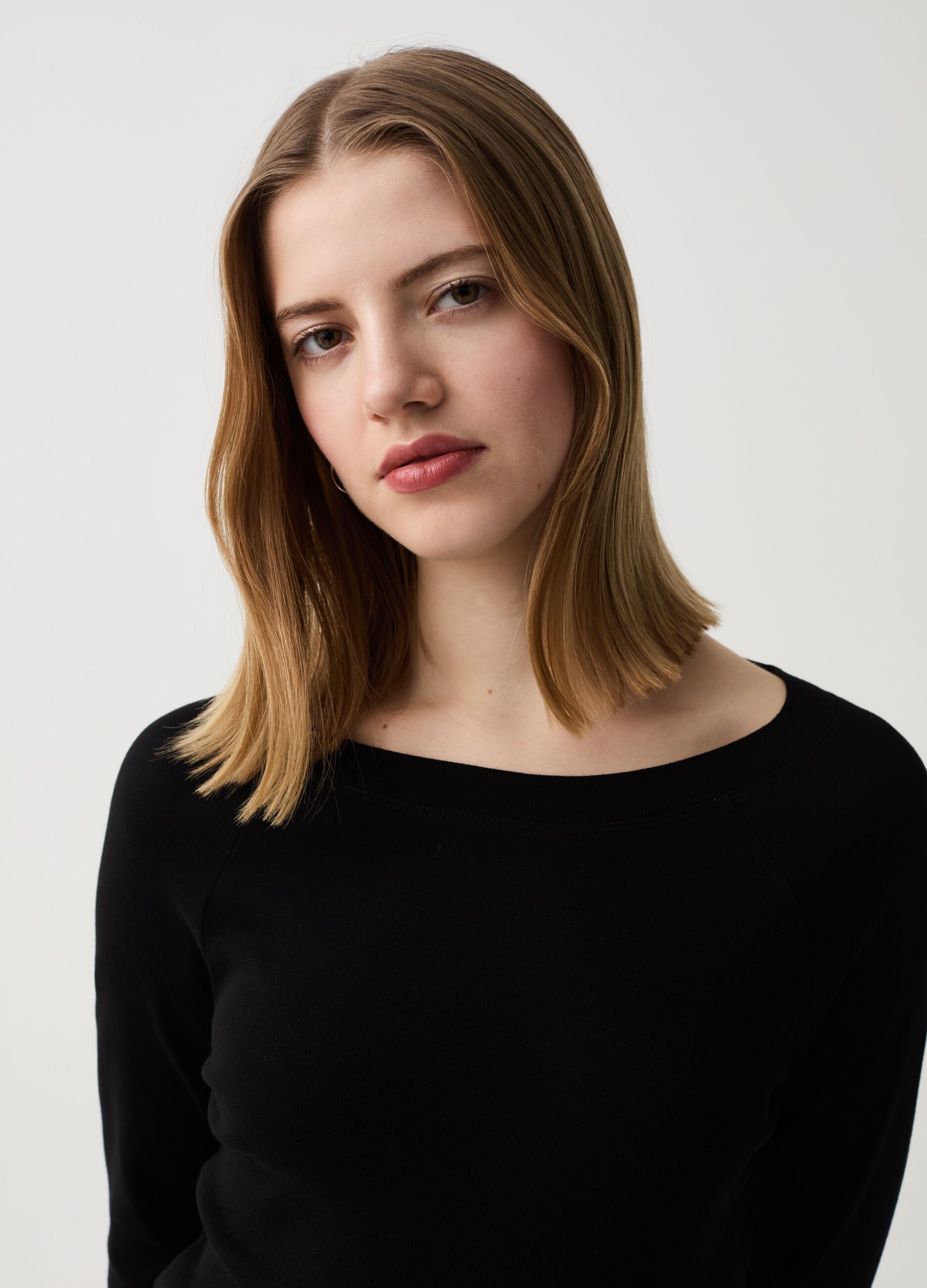 T-shirt with three-quarter sleeves and splits