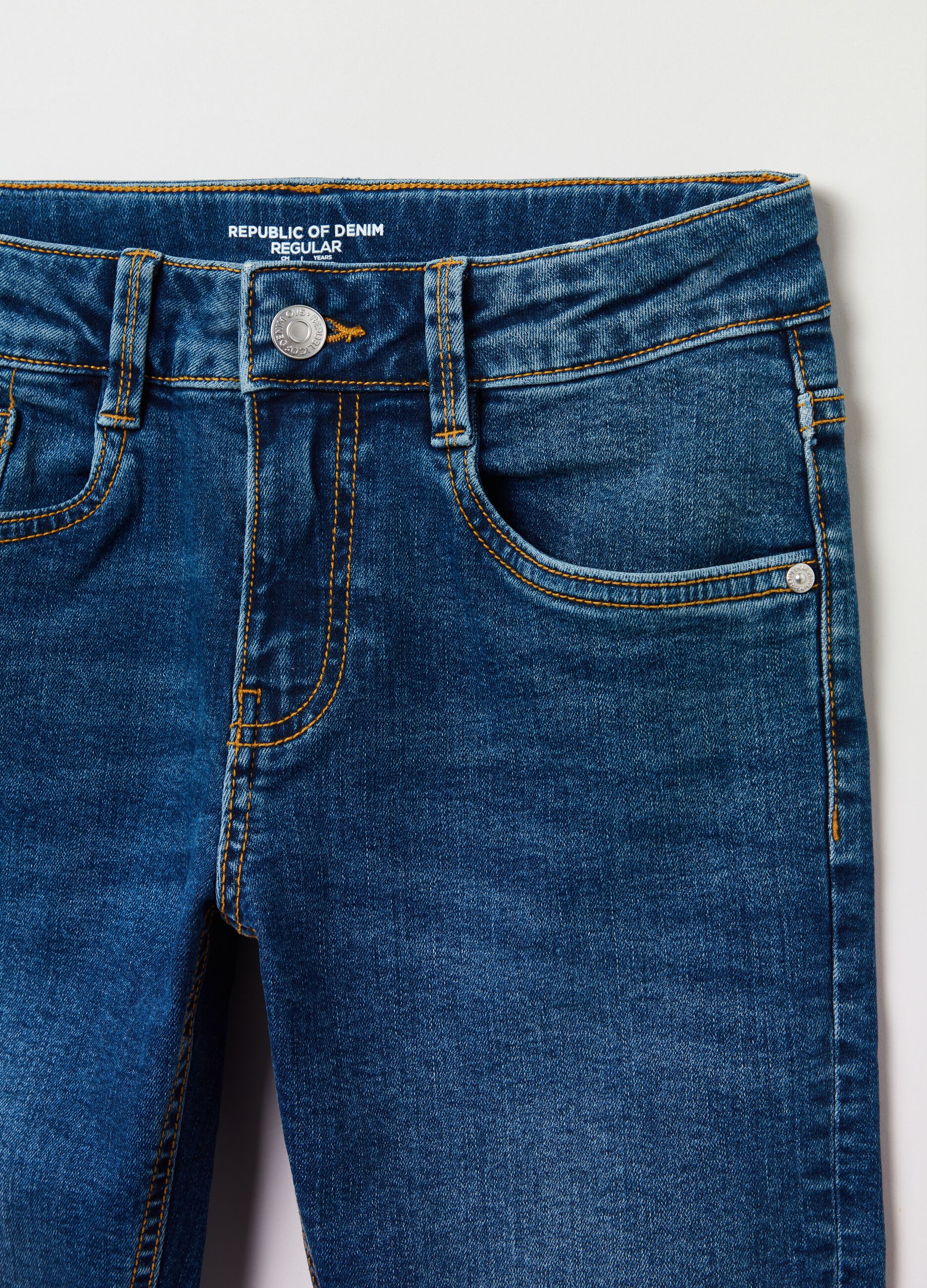 Jeans regular fit cinque tasche