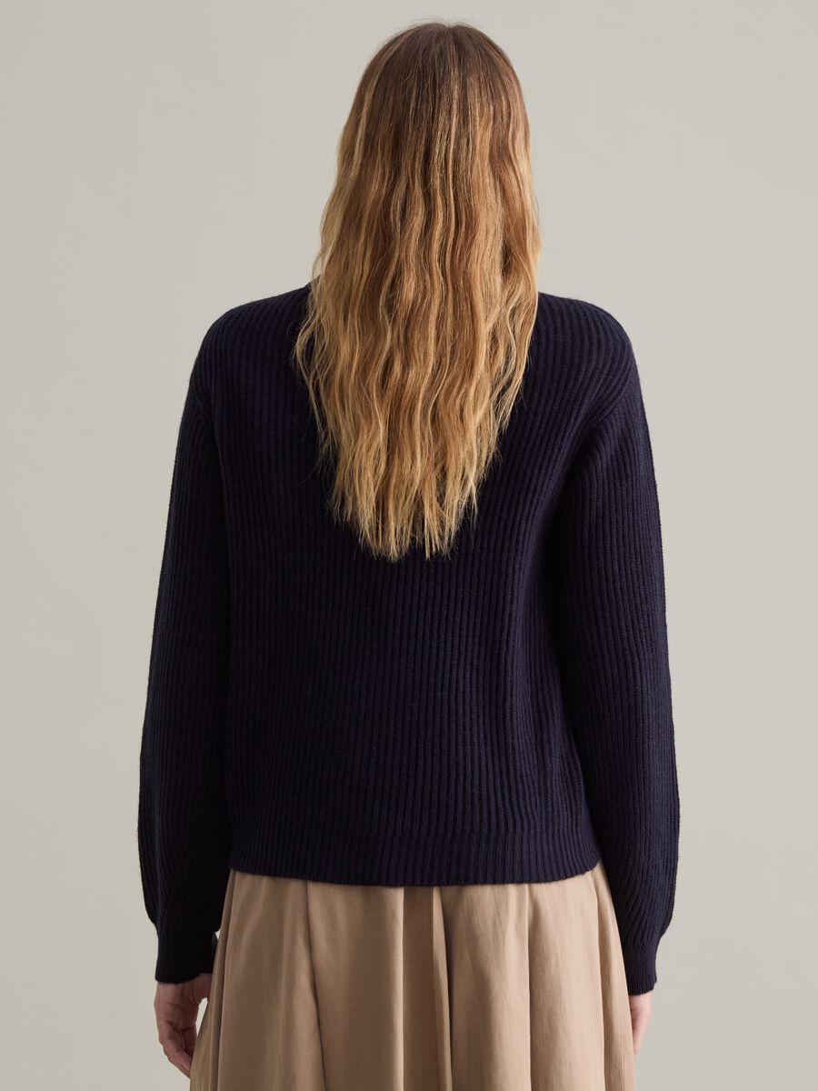 Pullover a coste inglesi con scollo rotondo_2