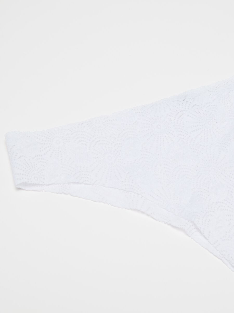Brazilian-cut briefs in lace with geometric motif_5
