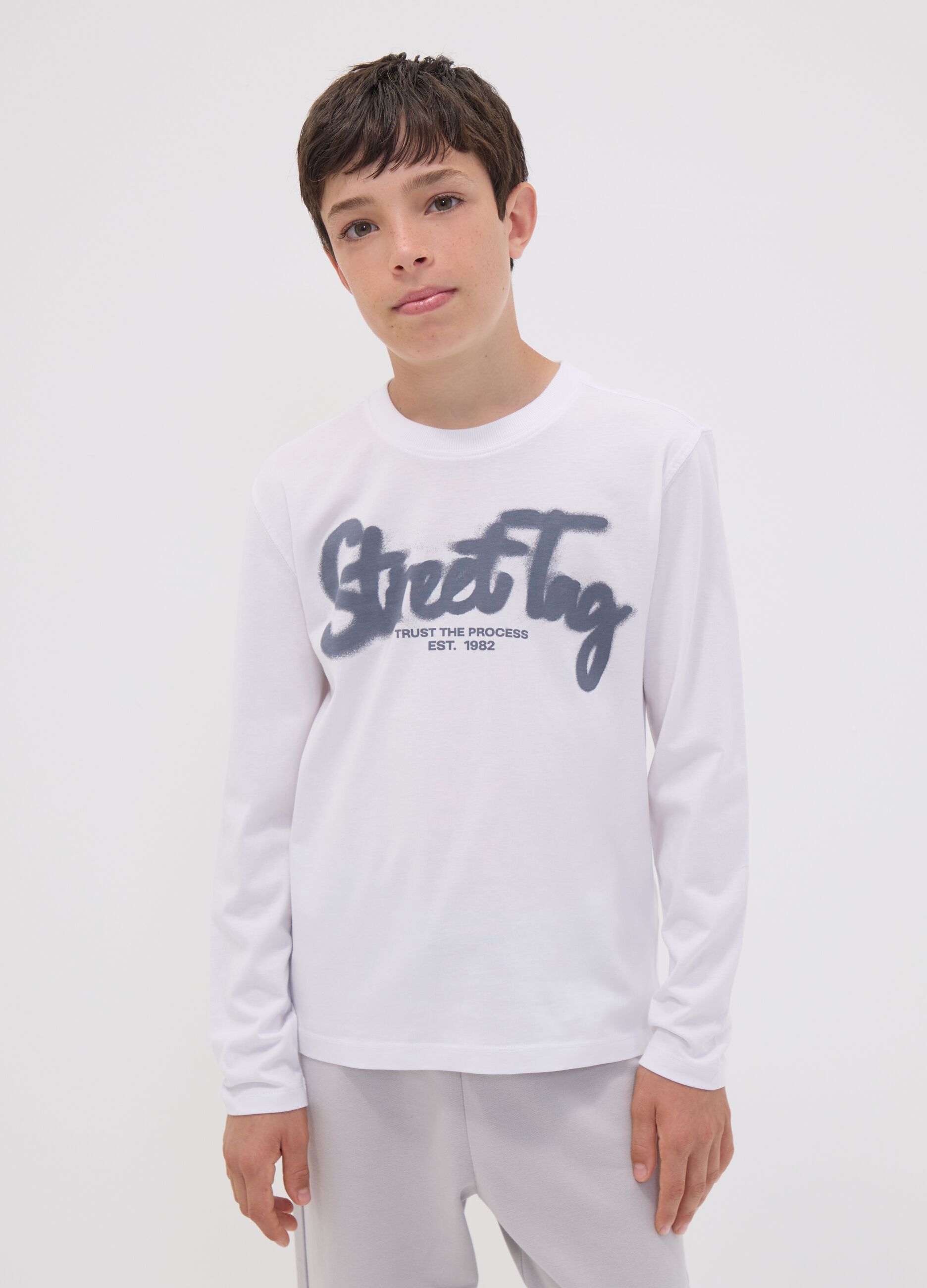 White organic cotton T-shirt with &ldquo;Street Tag&rdquo; print for boys