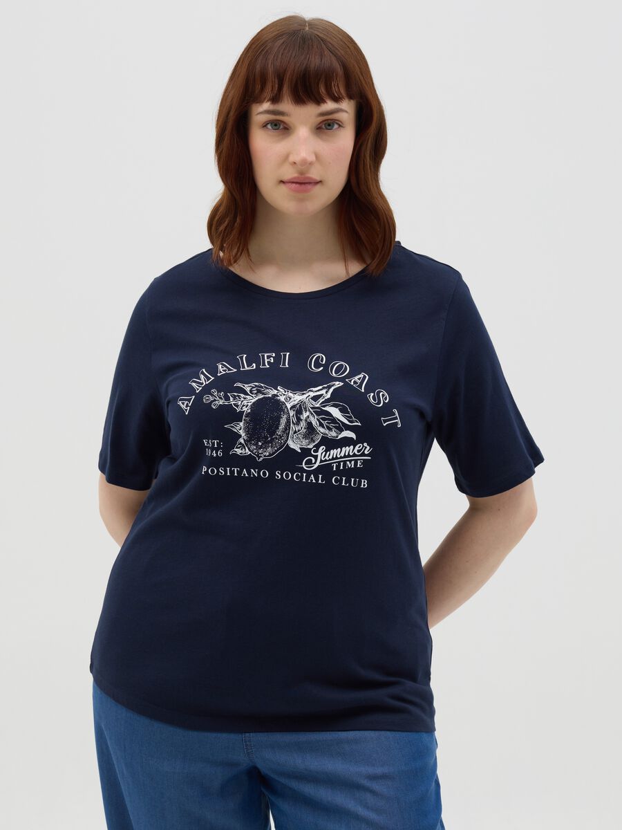 Curvy blue T-shirt with "Amalfi Coast" print in cotton_0