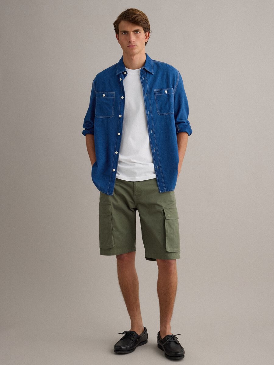 Pantaloncini cargo in cotone elasticizzato verde regular fit_0