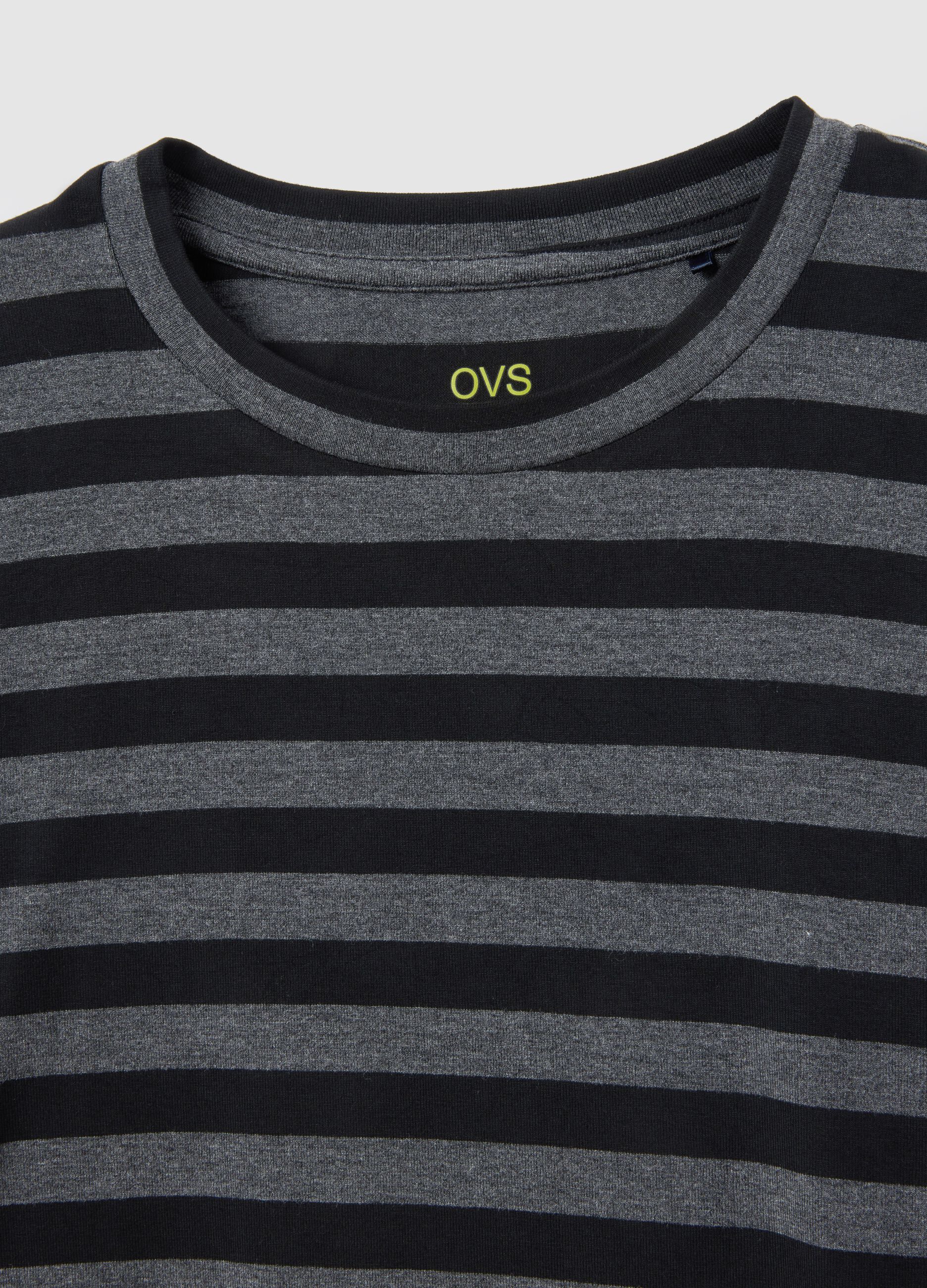 Grey striped long-sleeved stretch t-shirt
