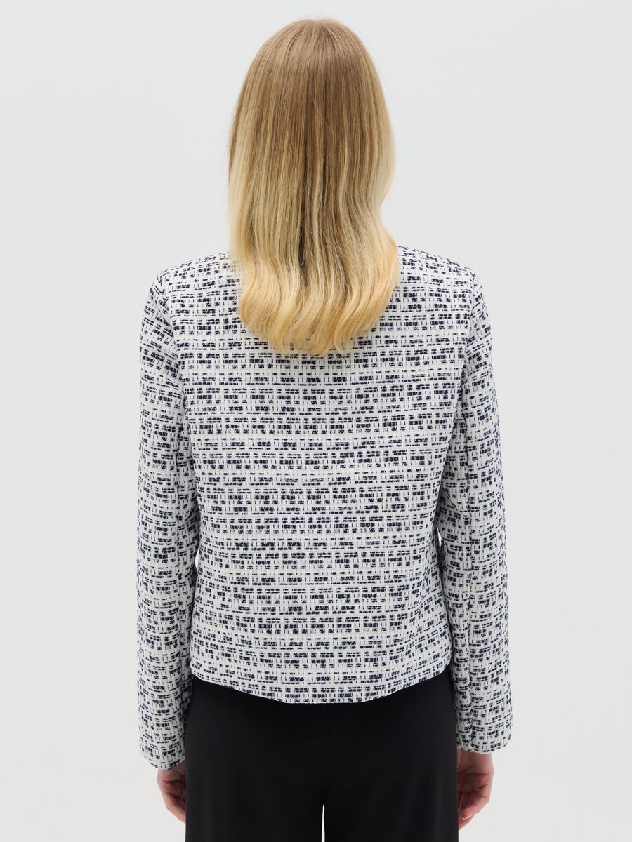 Short black and white jacket in tweed_3