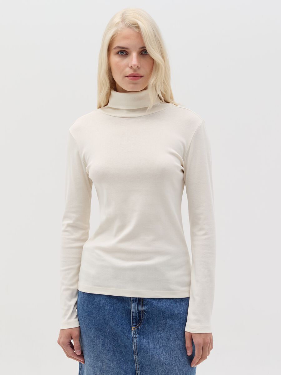 Long-sleeved T-shirt with high neck_0