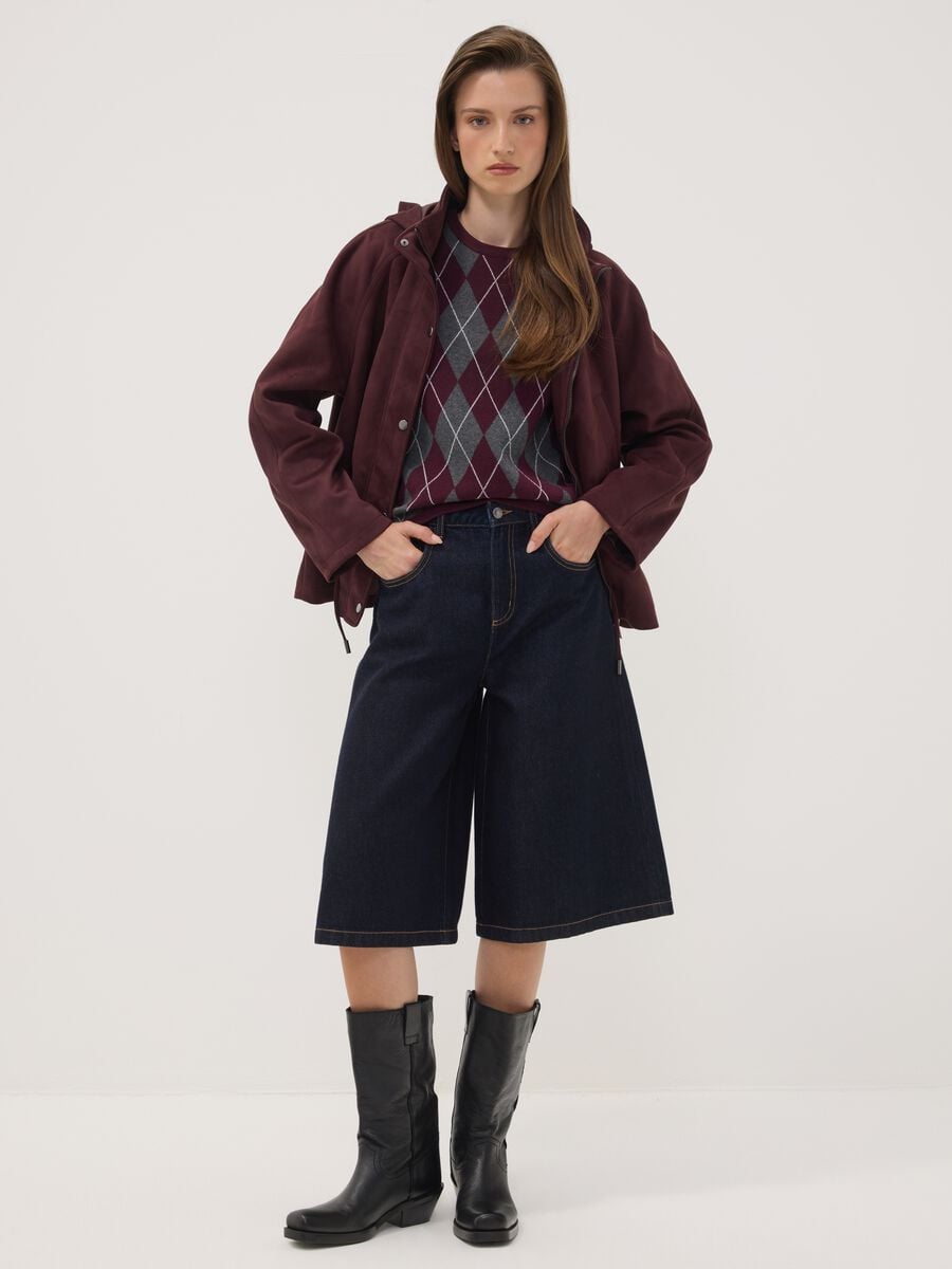 Parka viola con cappuccio e chiusura zip e bottoni_2