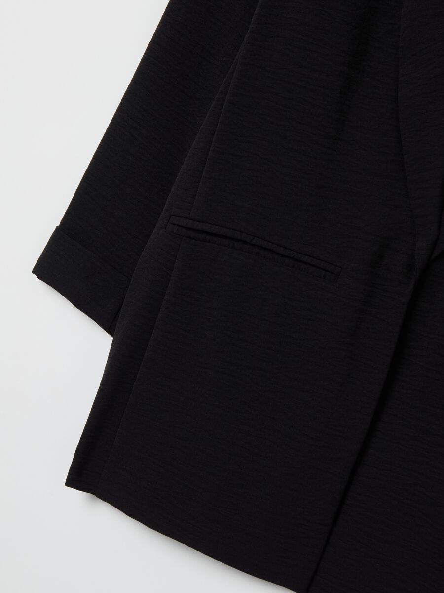 Open crinkle-effect fluid blazer_5