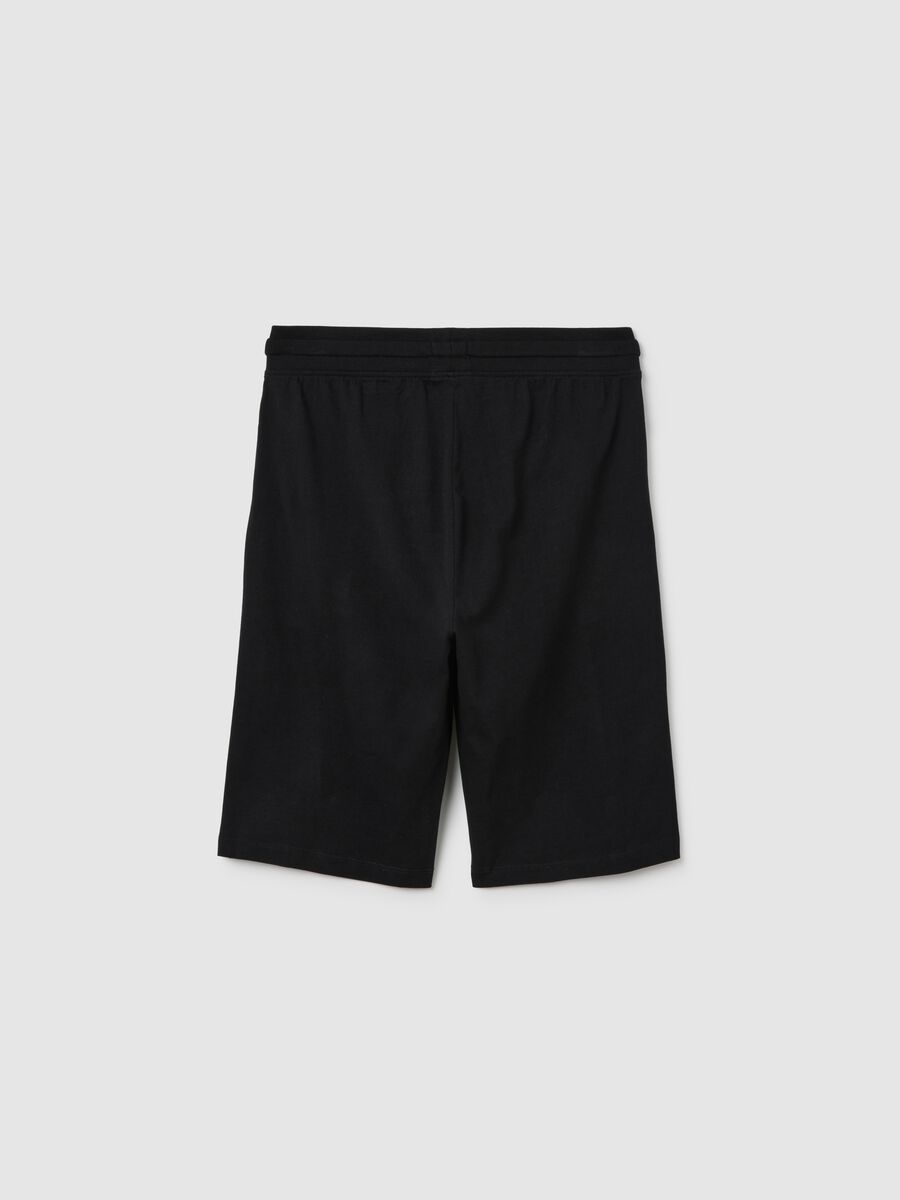 Boys' regular fit black cotton shorts with logo_1