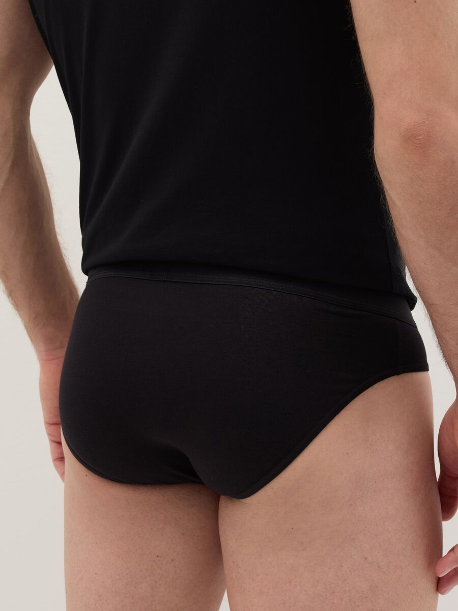 Three-pack briefs in stretch cotton_3