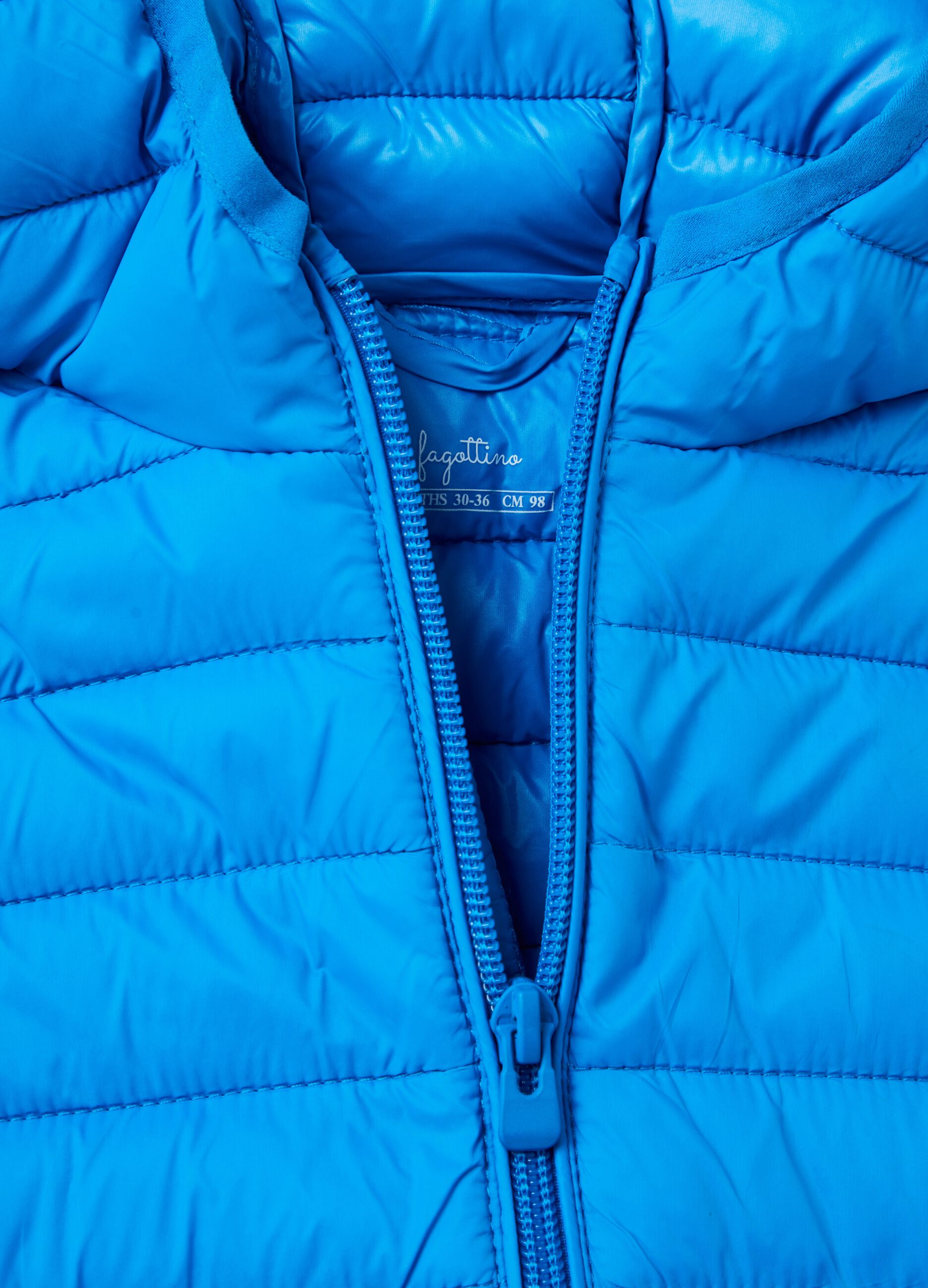 Gilet ultralight con cappuccio_2