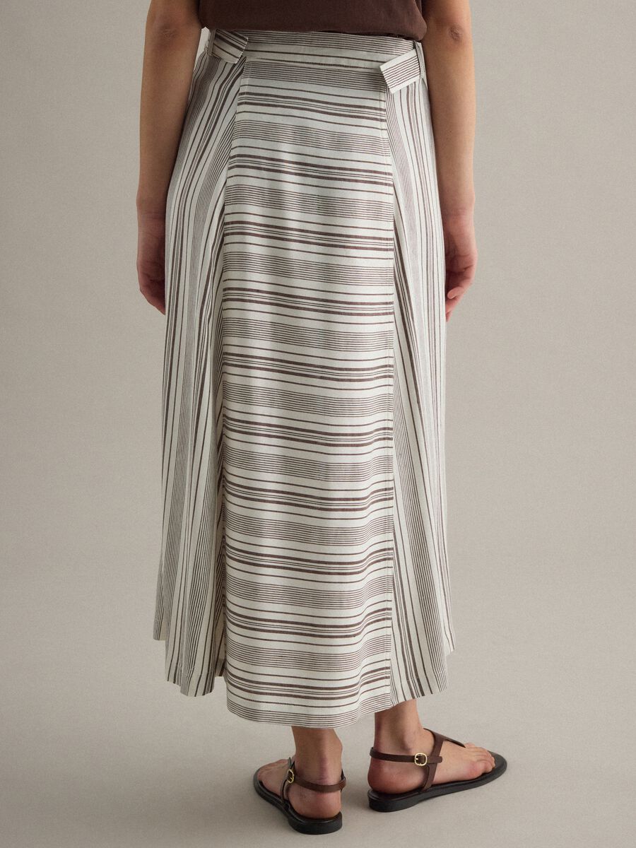 Striped maxi skirt in viscose-linen blend_2