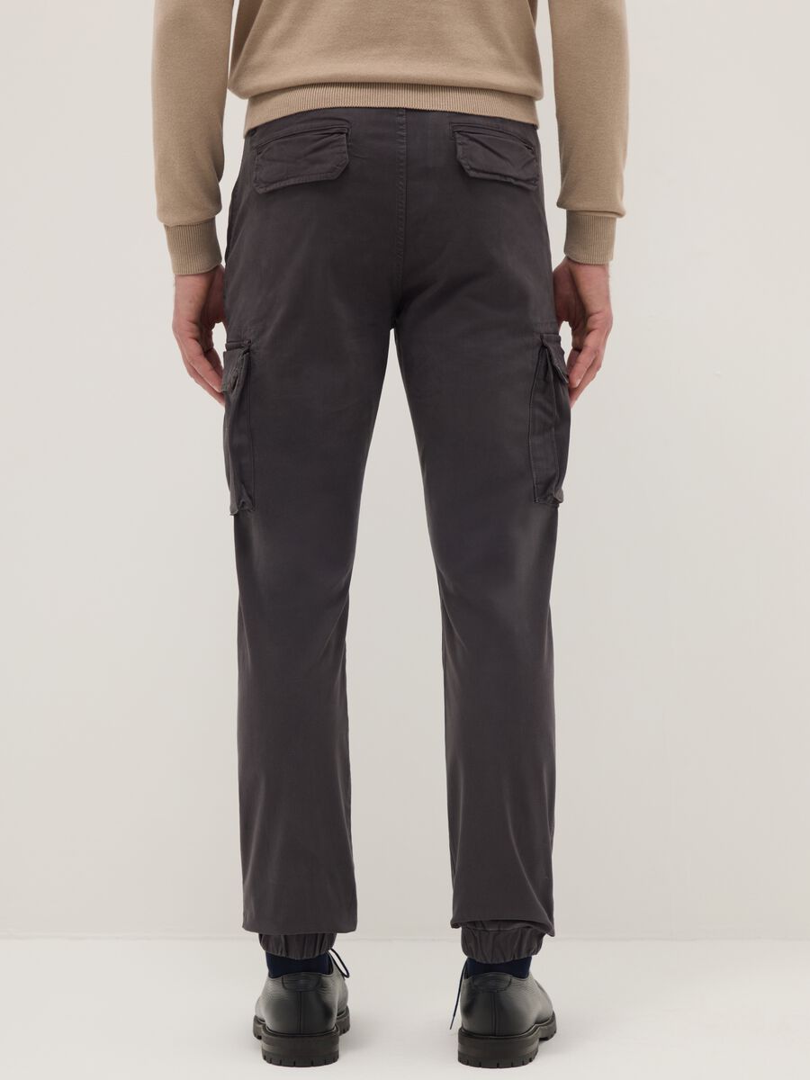 Pantaloni cargo grigi in cotone elasticizzato slim fit_2
