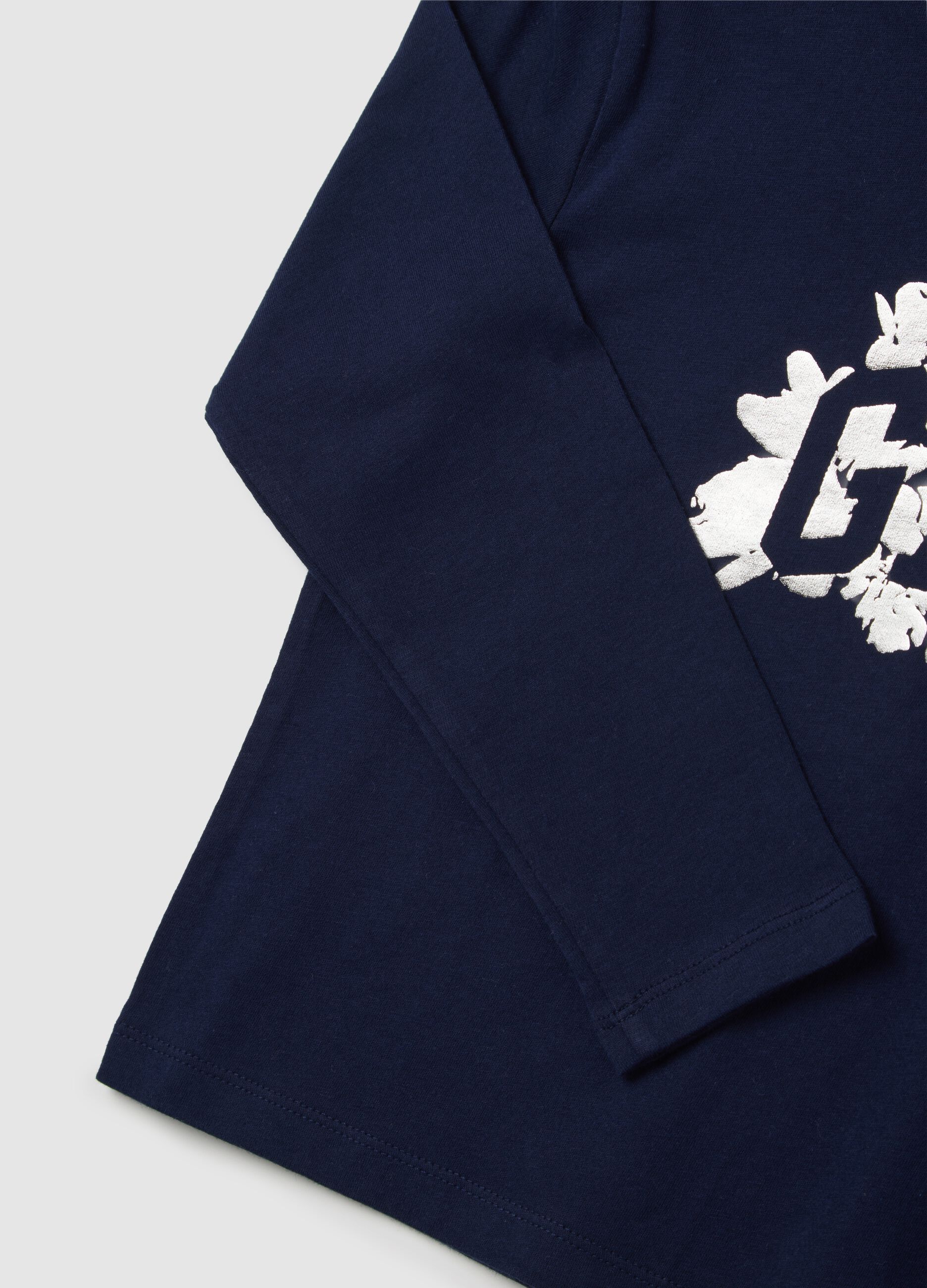 Blue T-shirt with long sleeves and logo