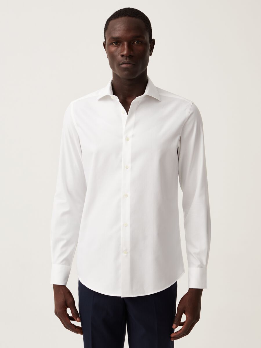 Slim-fit no-iron solid colour shirt_0