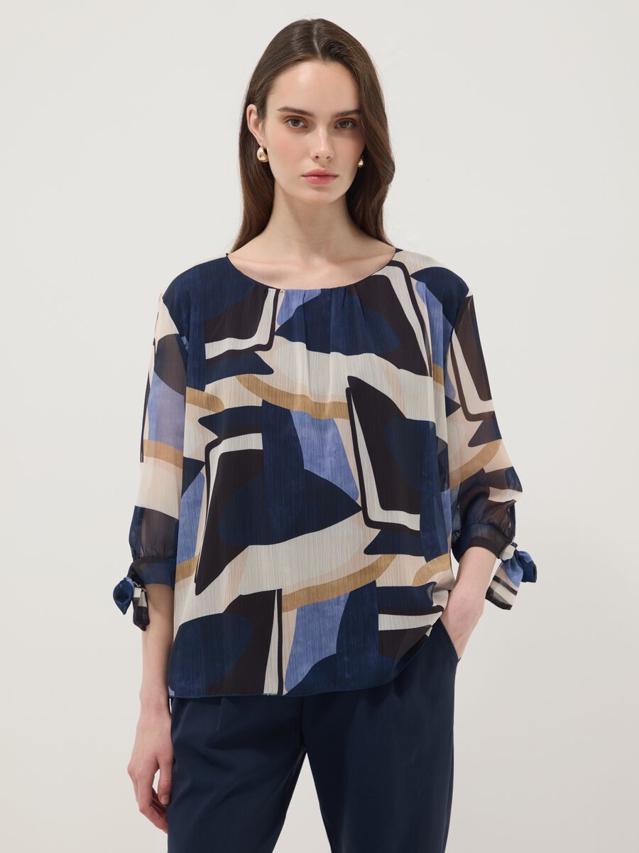Blusa multicolor con fantasia geometrica regular fit_1
