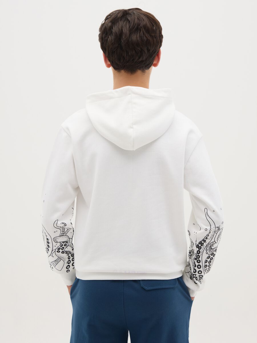 White sweatshirt with hood and tentacles print_2