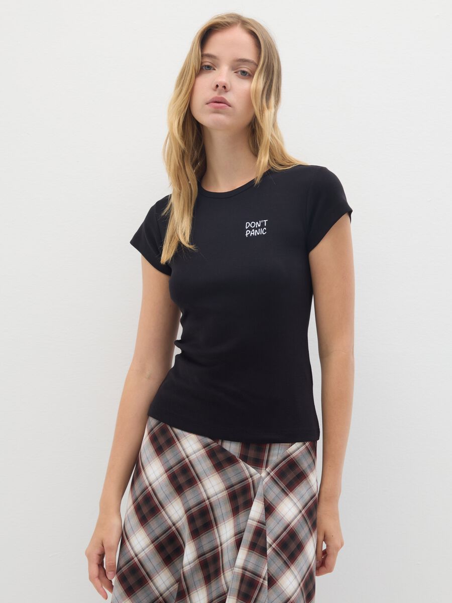 T-shirt in puro cotone nero slim fit con ricamo_0