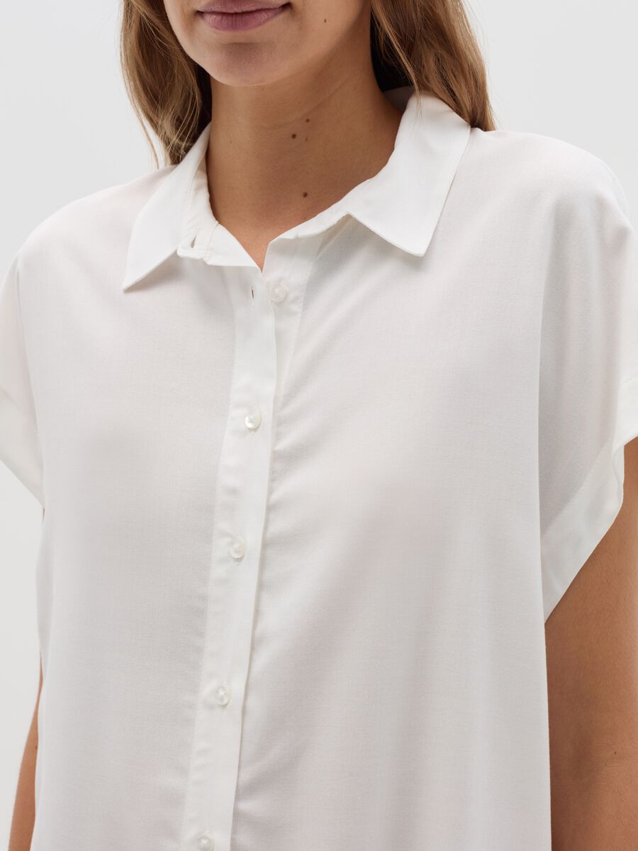 Camicia con maniche corte a kimono_2