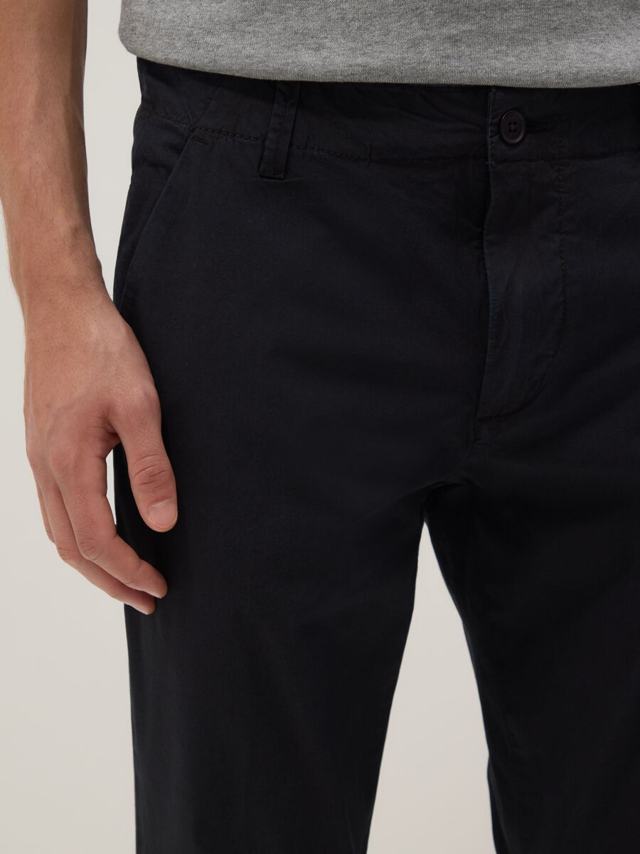 Pantaloni chino in cotone elasticizzato nero slim fit_3