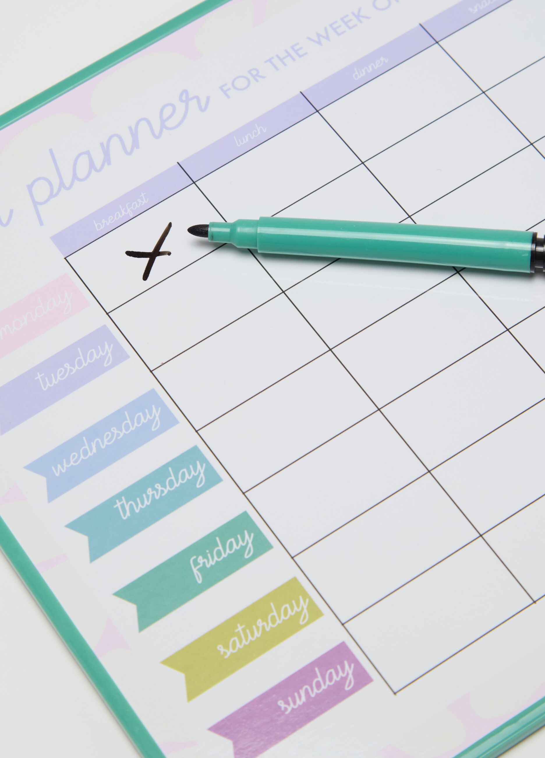 Magnetic board with weekly agenda