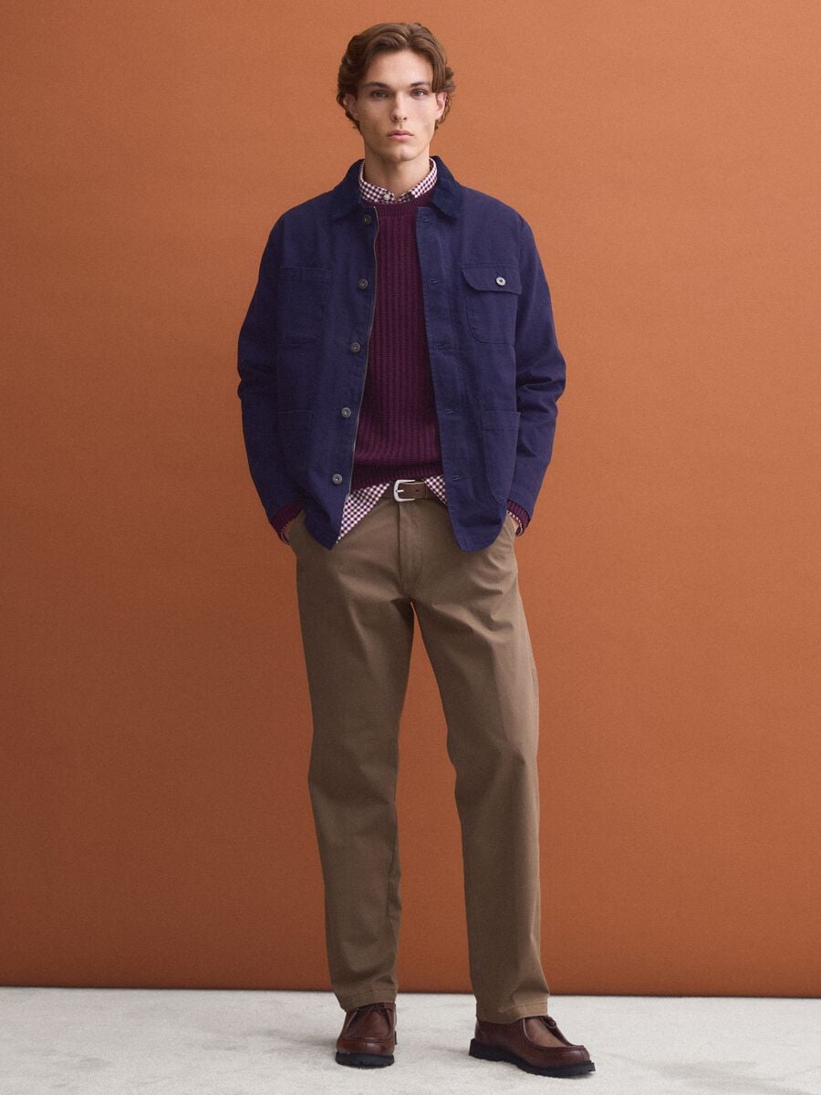 Pantaloni chino marroni in twill di cotone elasticizzato regular fit_0
