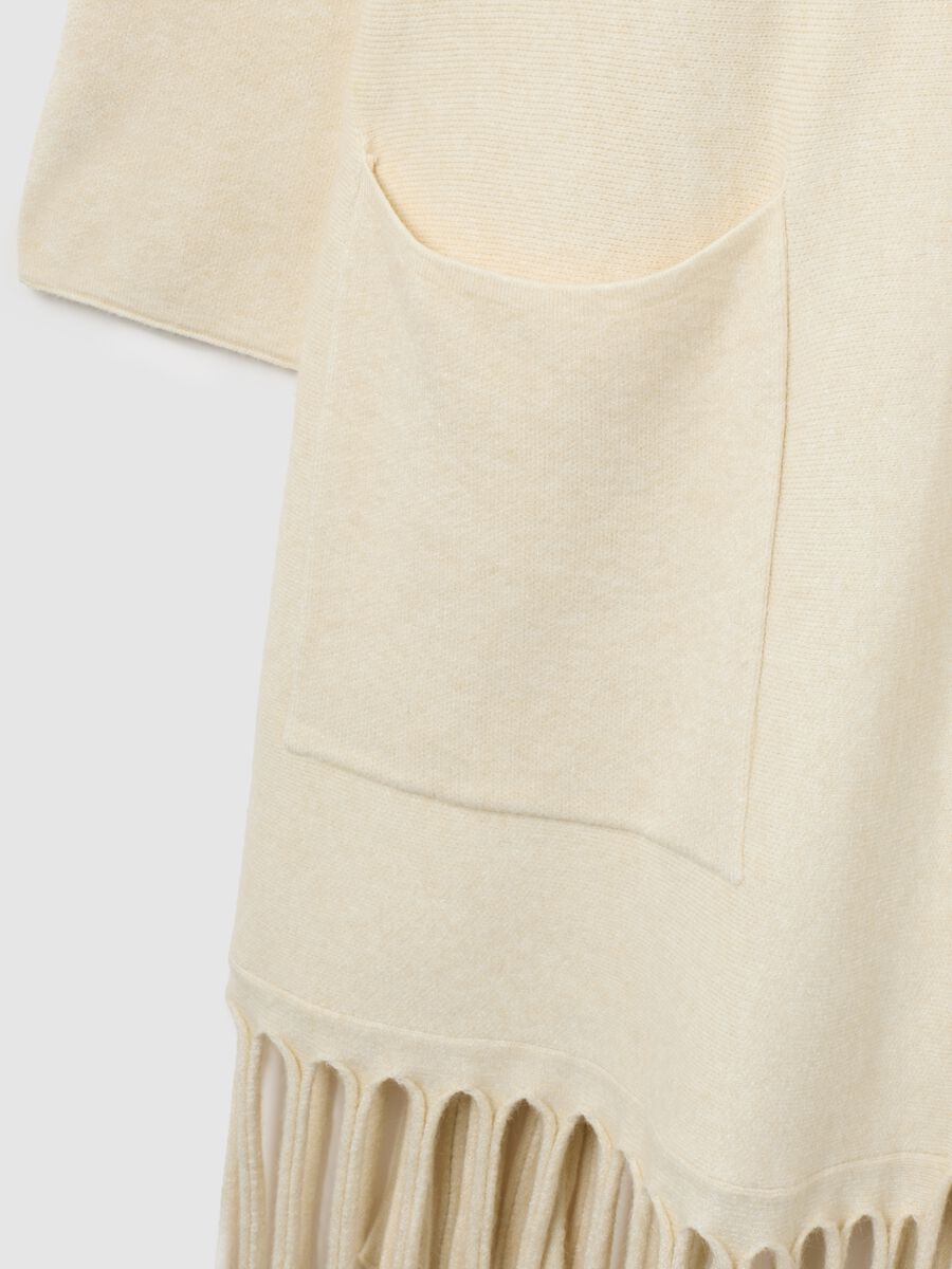 Cardigan lungo beige chiaro con frange sul fondo_5