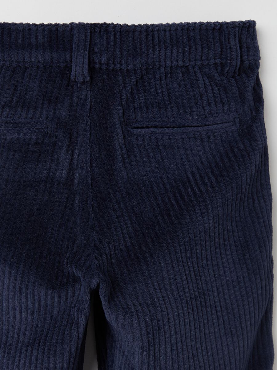 Pantaloni chino in corduroy_2