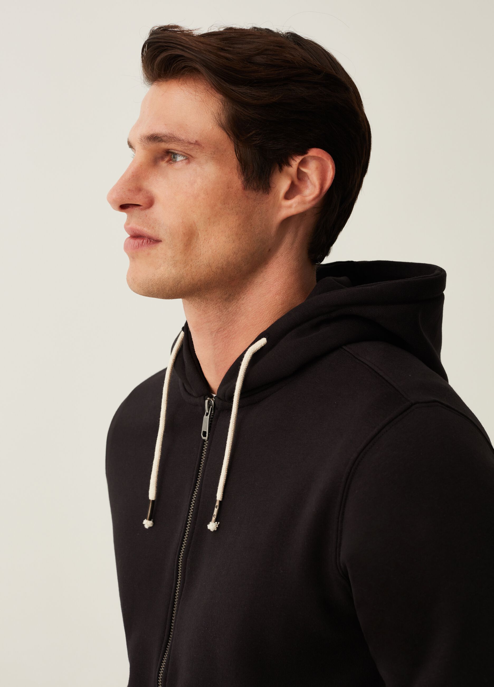 Full-zip in felpa con cappuccio_3