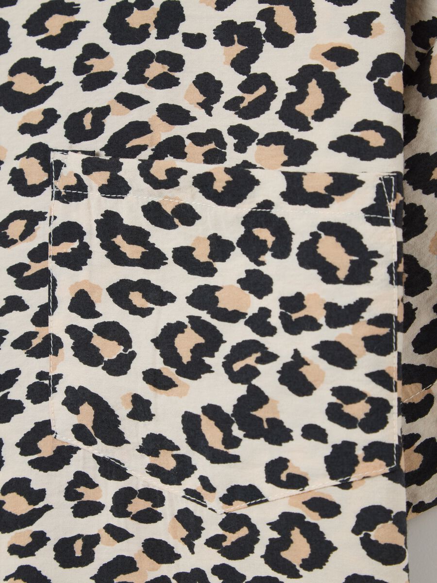 Short-sleeved shirt with animal print_5