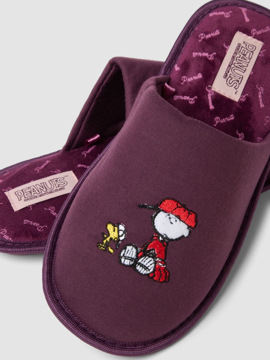 Pantofole viola malva con ricamo Peanuts_2