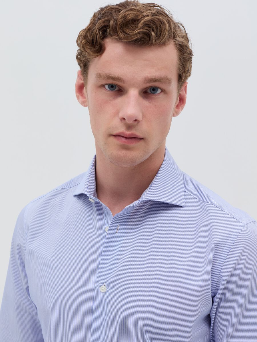 Slim-fit easy-iron pinstripe shirt_1