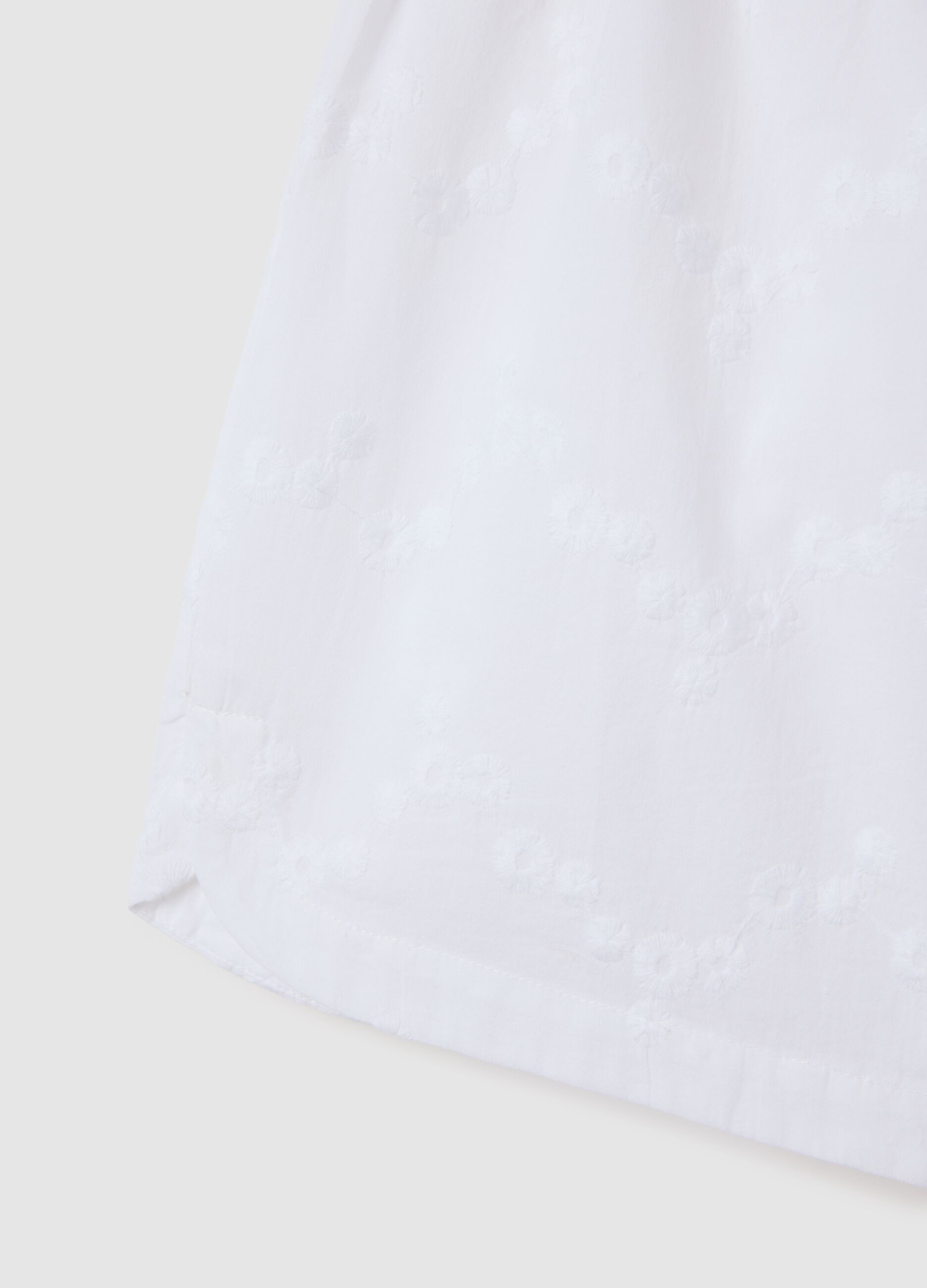 Shorts da donna in puro cotone bianchi regular fit ricamati