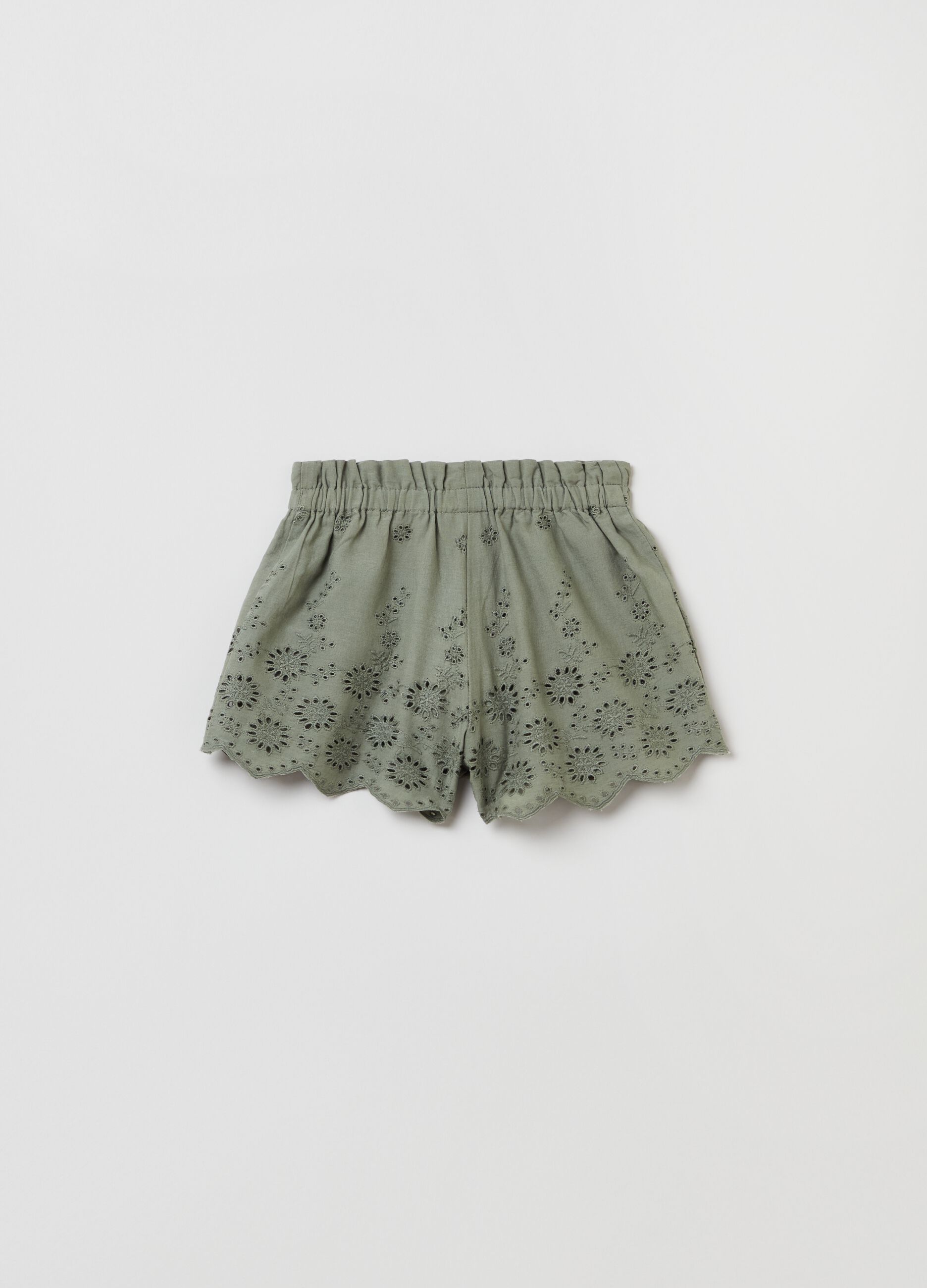 Shorts in broderie anglaise
