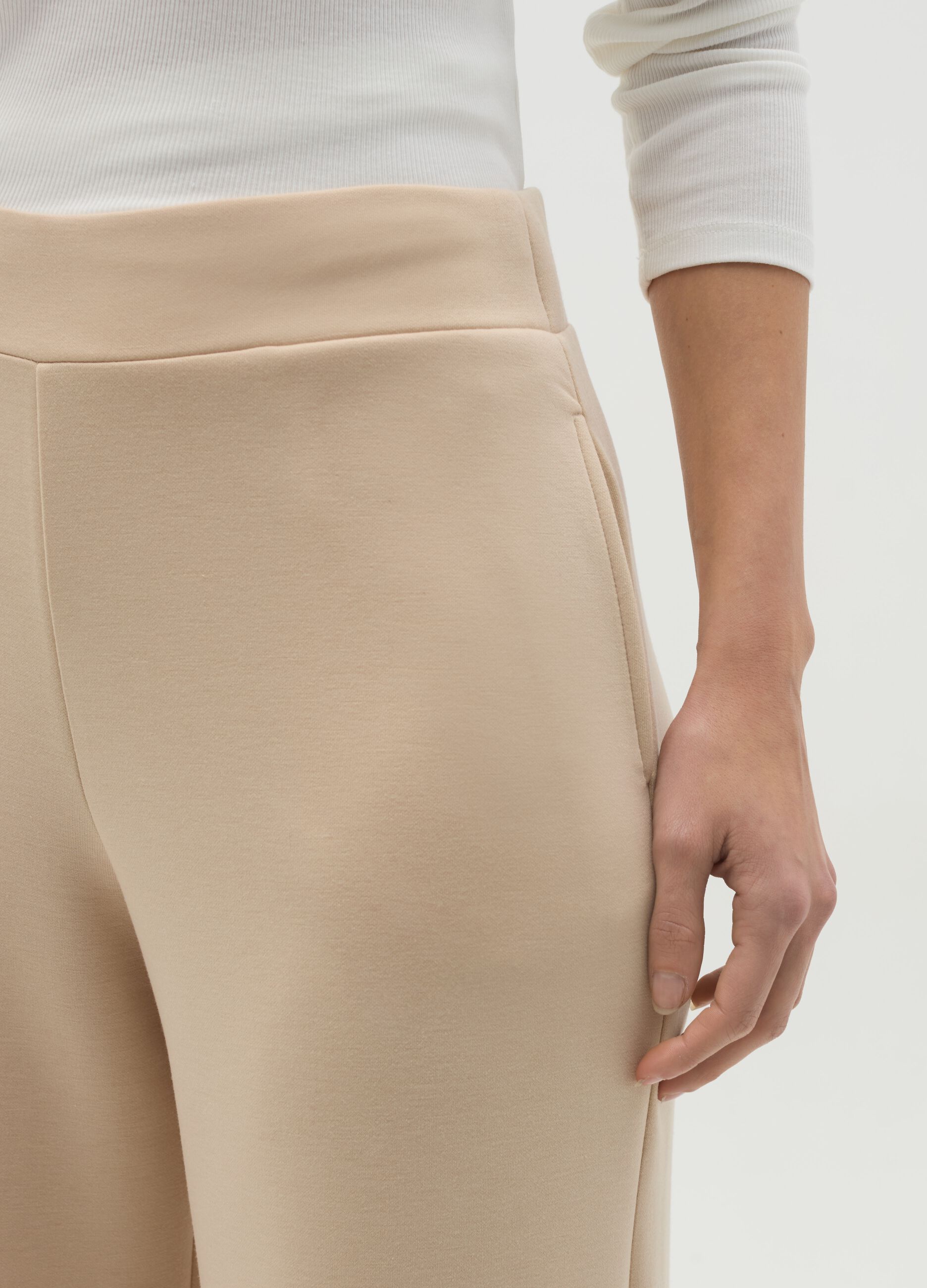 Solid colour wide-leg trousers