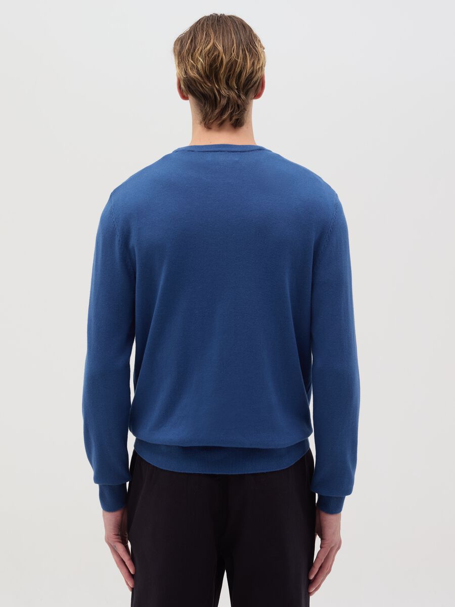 Round neck pullover_3