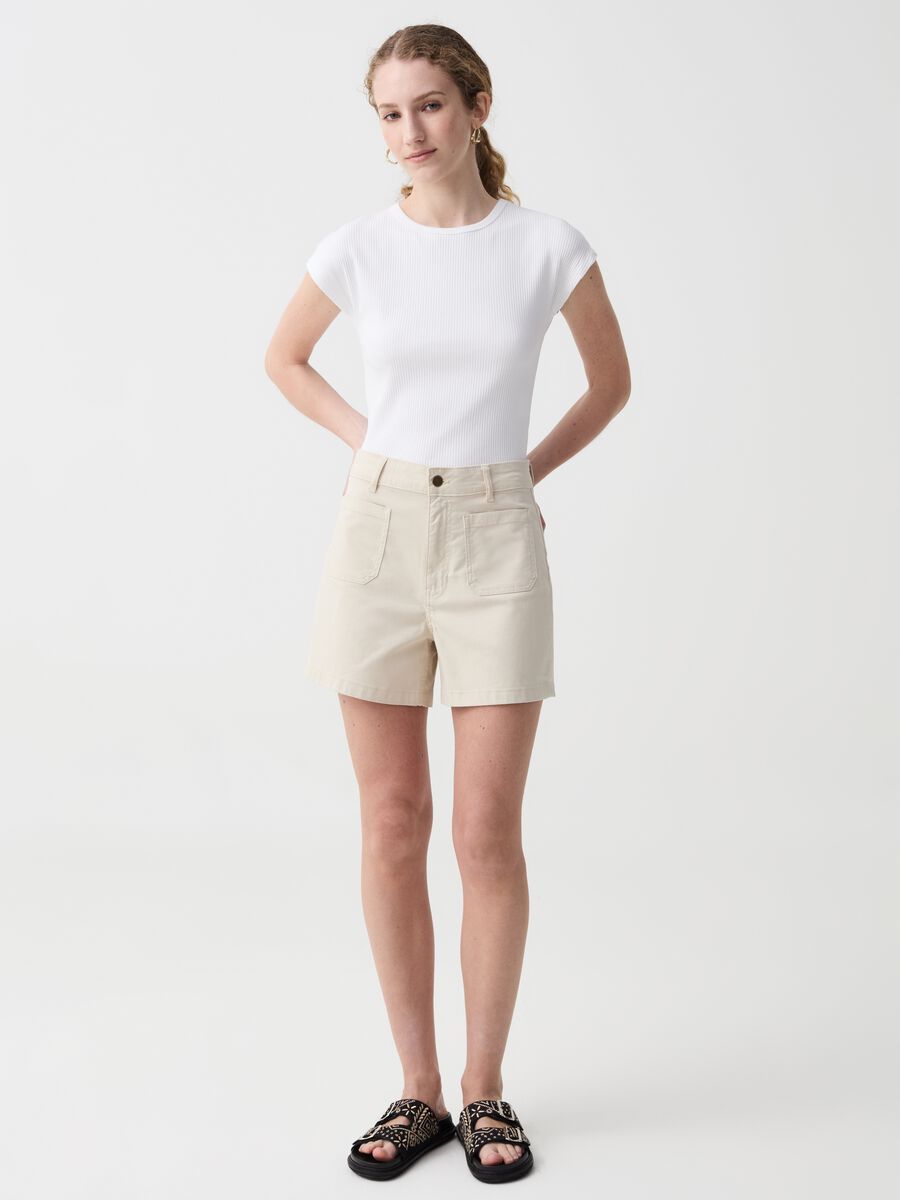 Shorts in cotone stretch con tasche_0