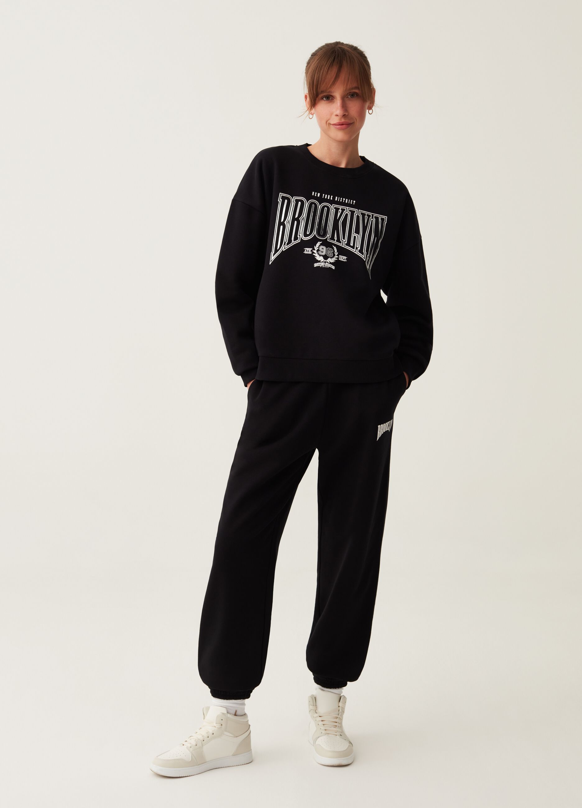 Joggers in felpa con stampa lettering_0