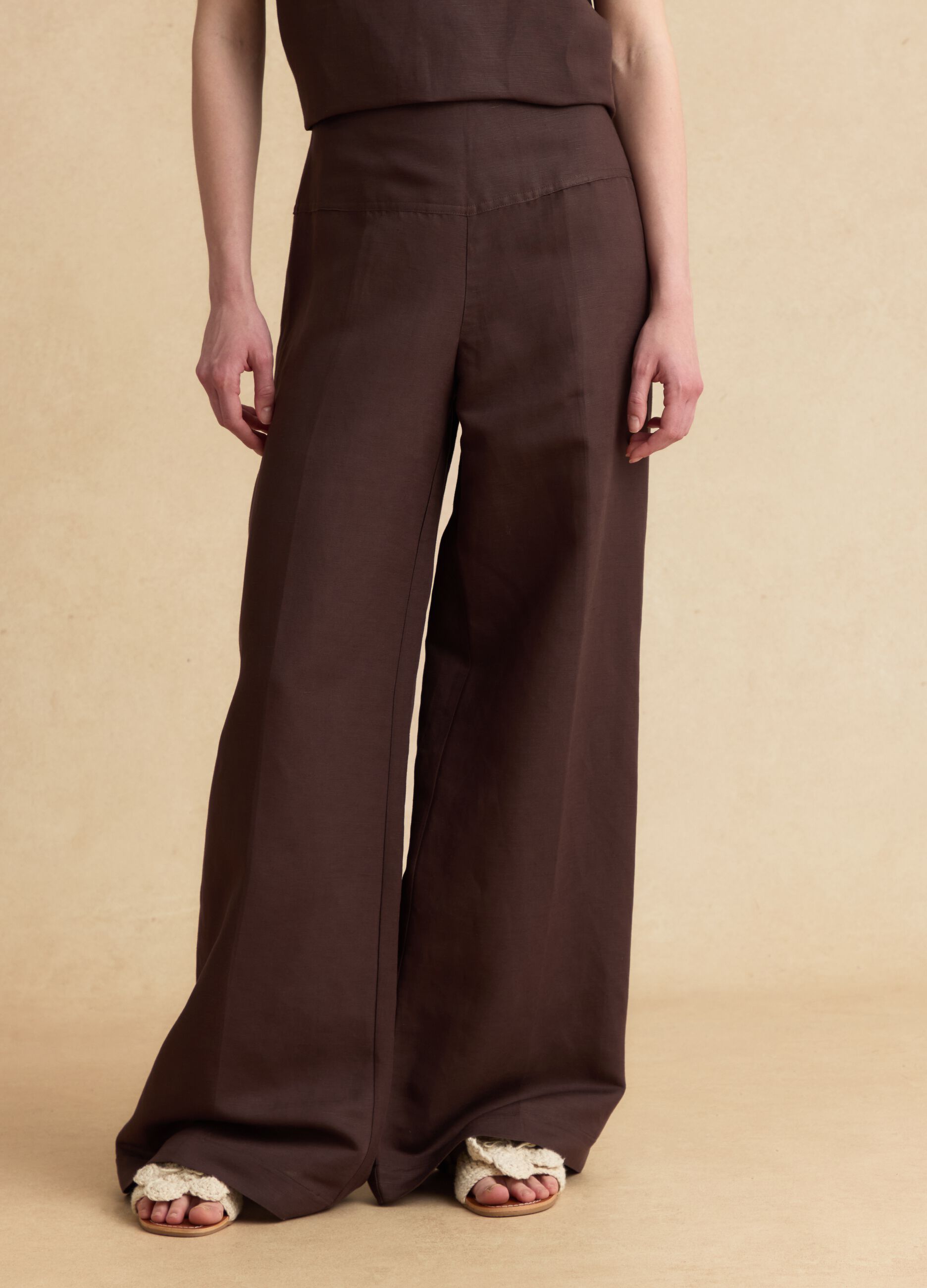 Brown linen-viscose blend wide-leg trousers with side zip fastening