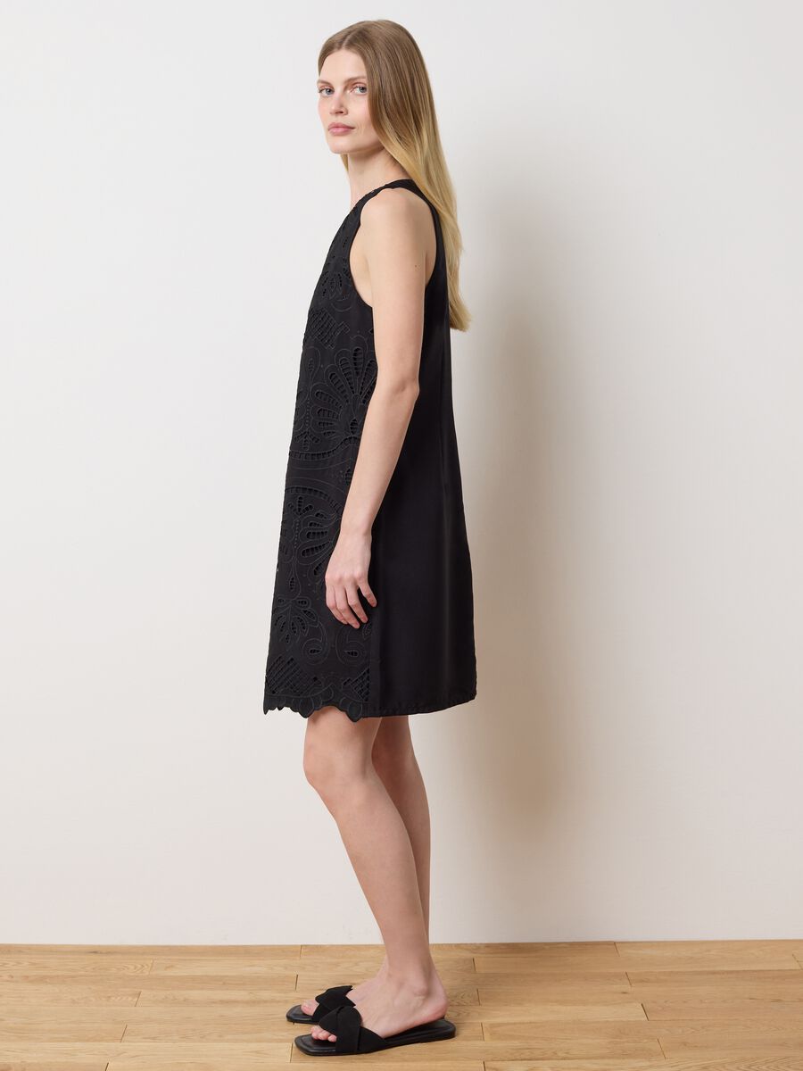 Black lace-effect sleeveless dress_3