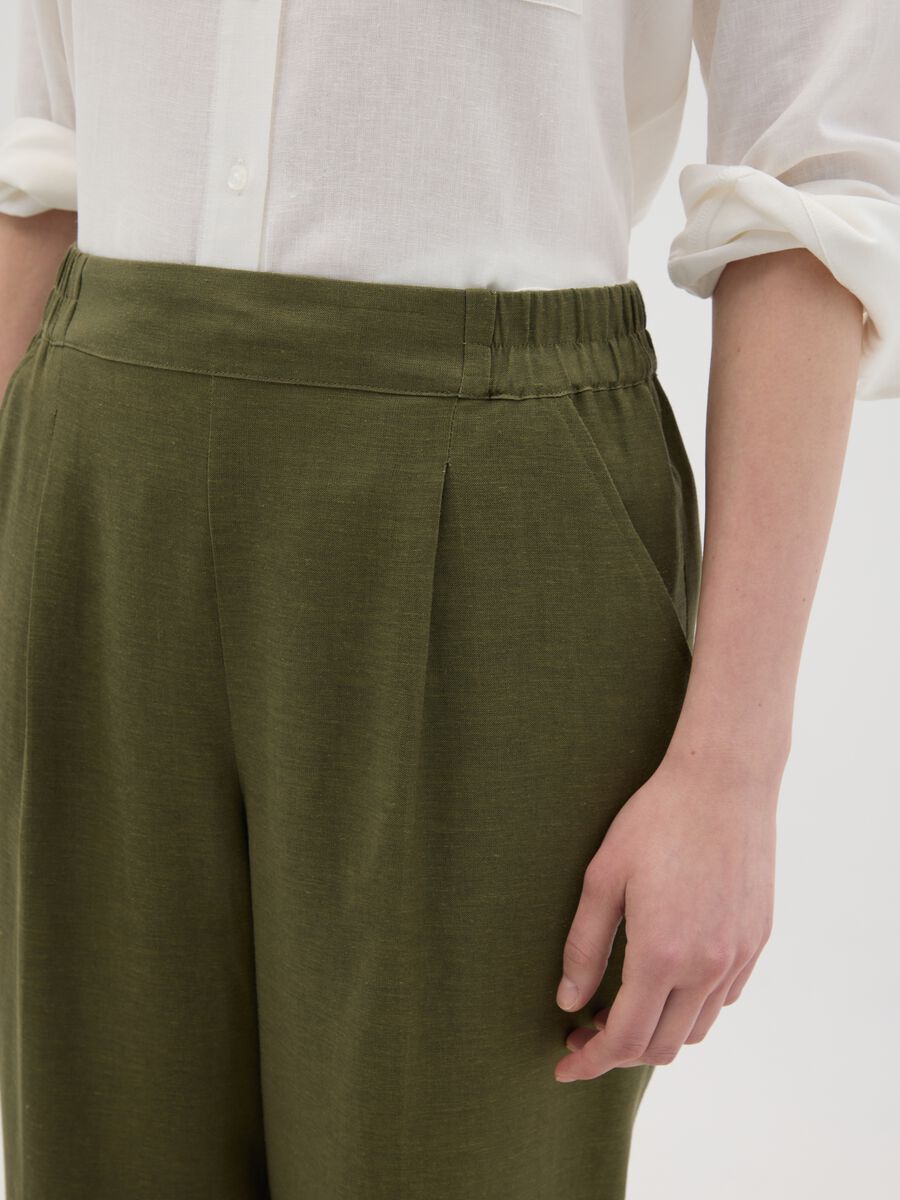Women's green regular fit trousers in viscose and linen blend_3
