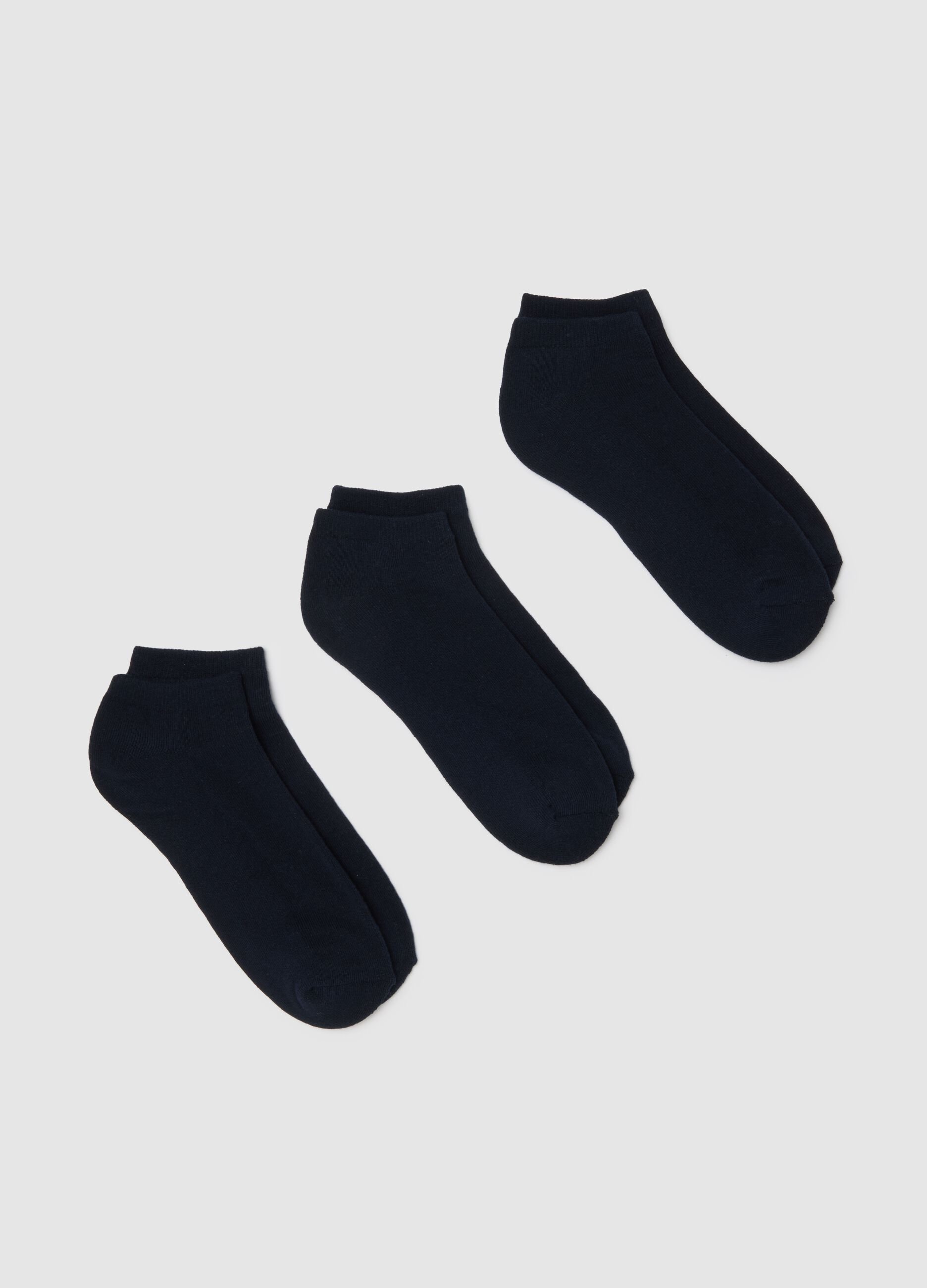 Three-pack of stretchable blue cotton sports socks
