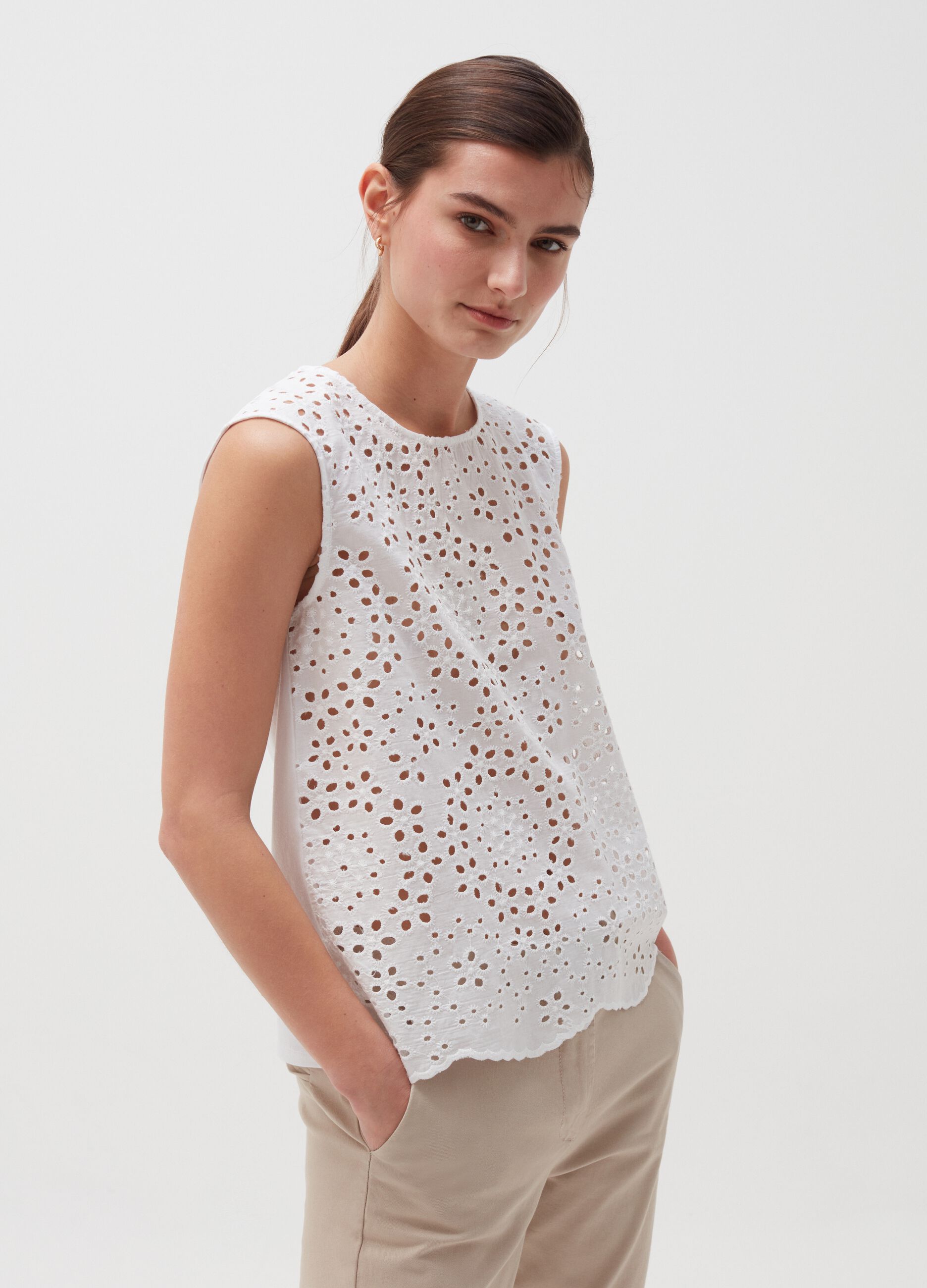 Tank top with broderie anglaise